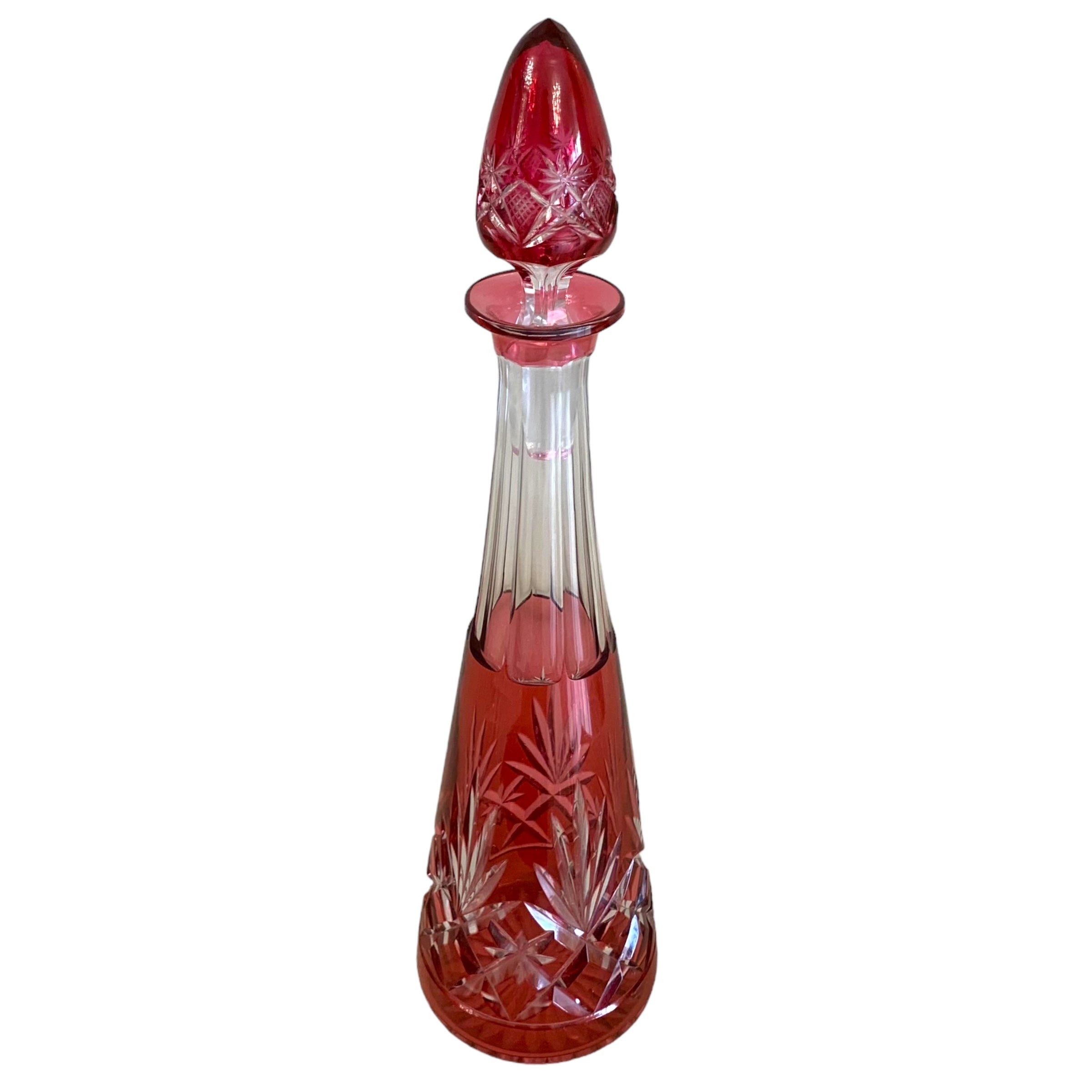 Botella de cristal cortado checo color rojo intenso. SXX