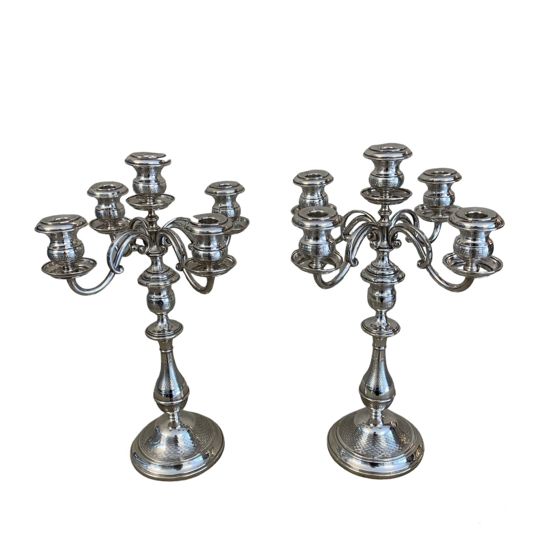 Par de candelabros franceses con patrón "Gilloche". SXIX