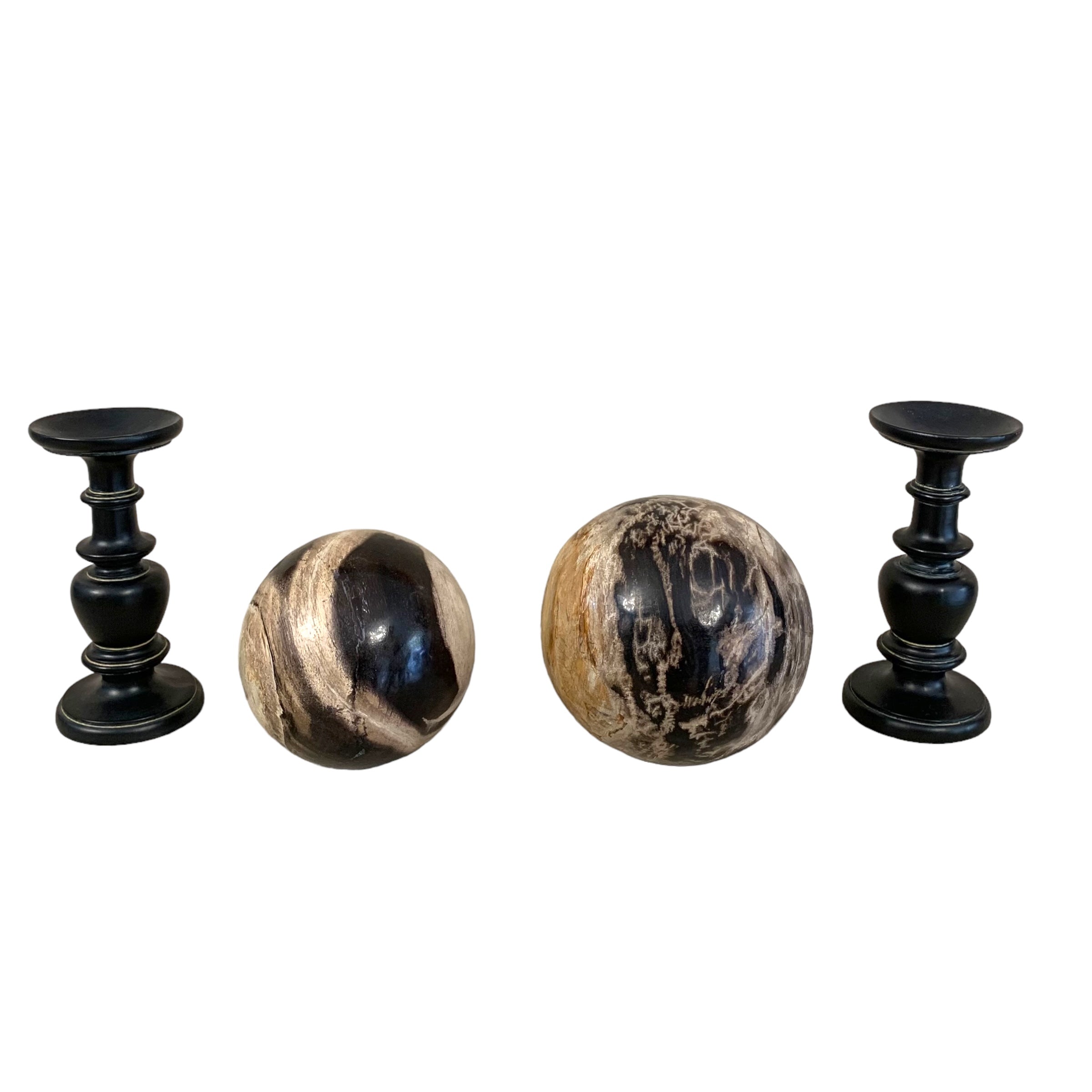 Par de bolas de marmol negras veteadas en pedestal. SXX