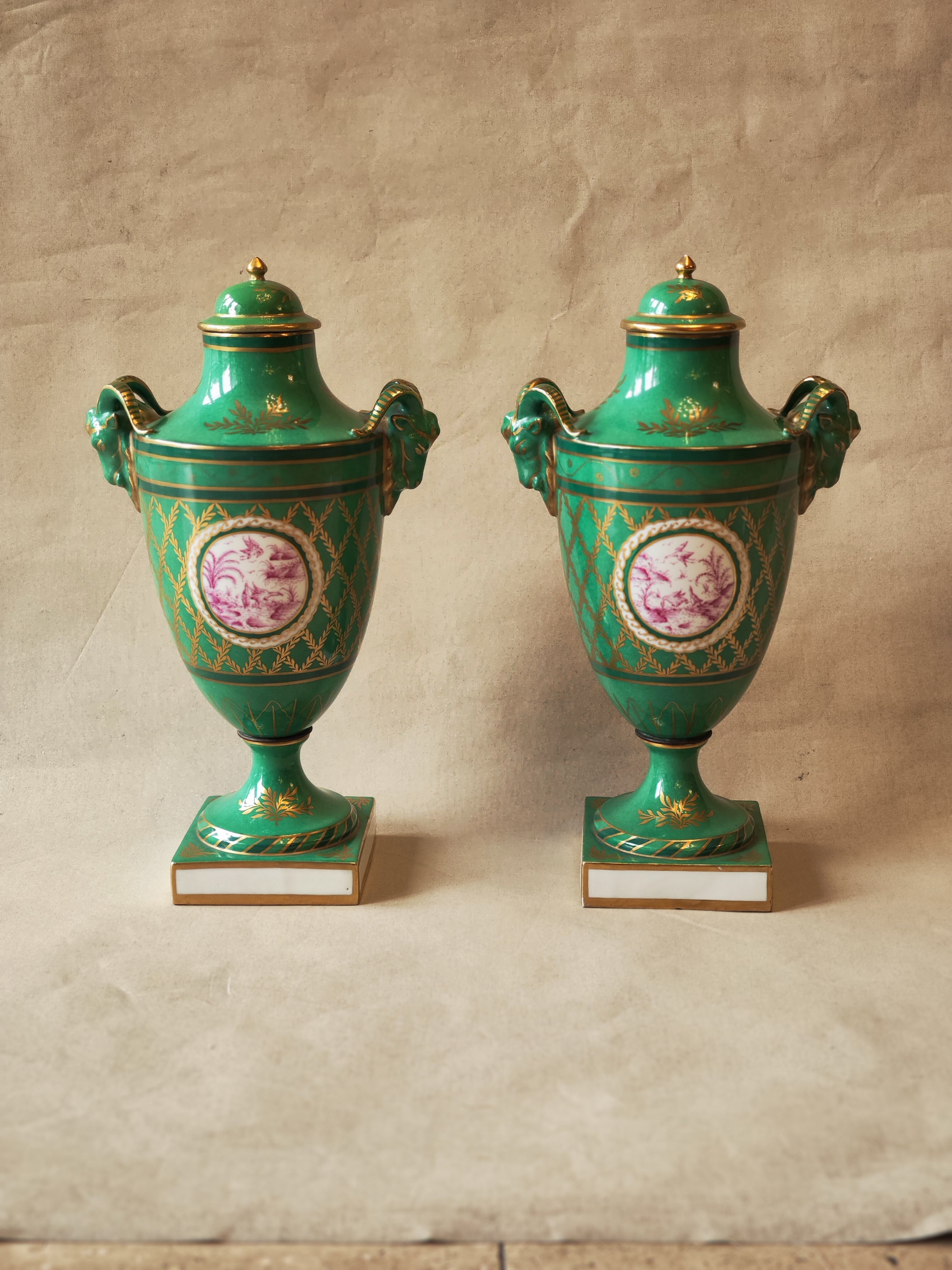Par de jarrones de porcelana francesa Clauss et Cie . SXIX