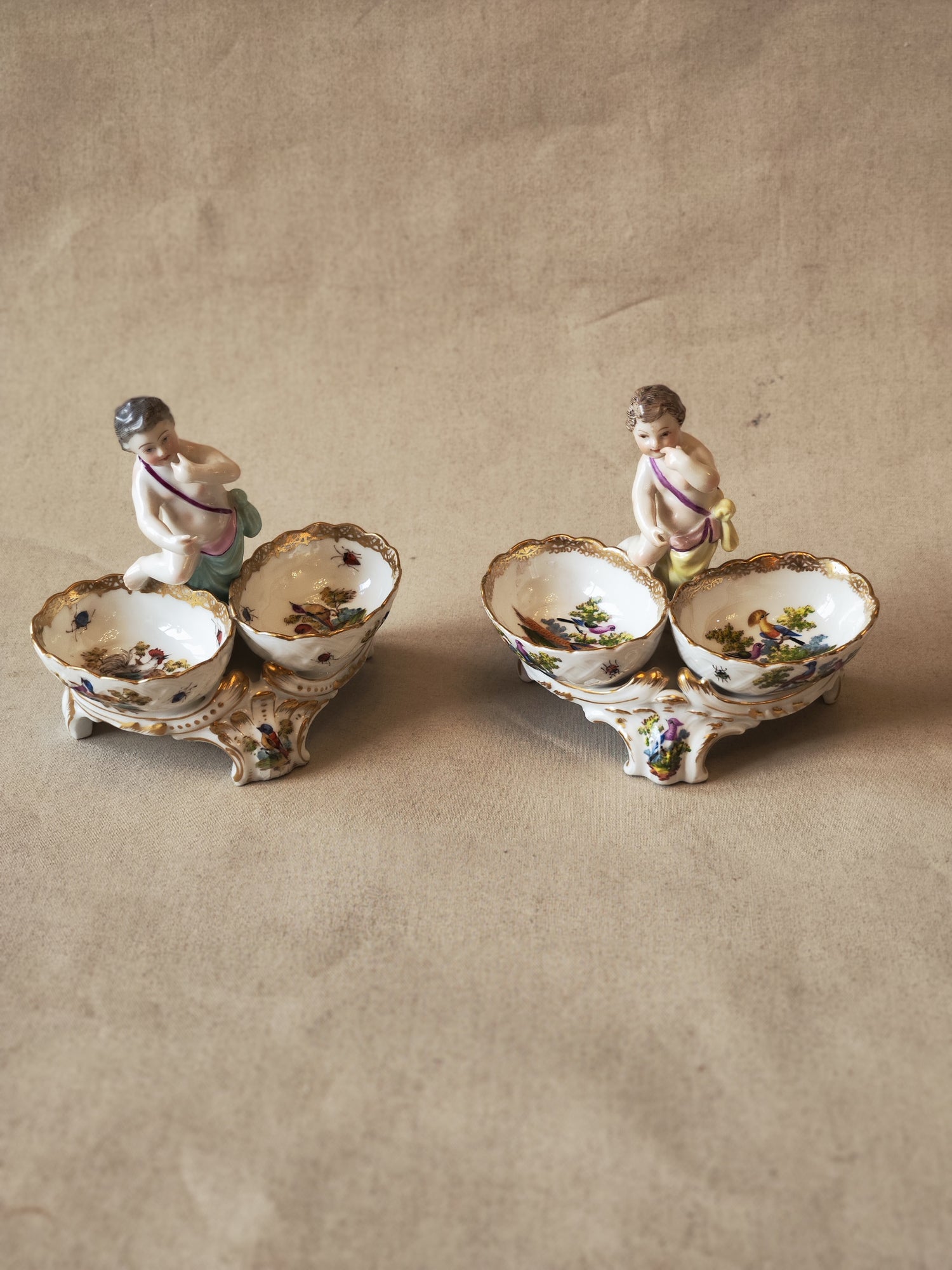 Par de saleros porcelana francesa. SXIX