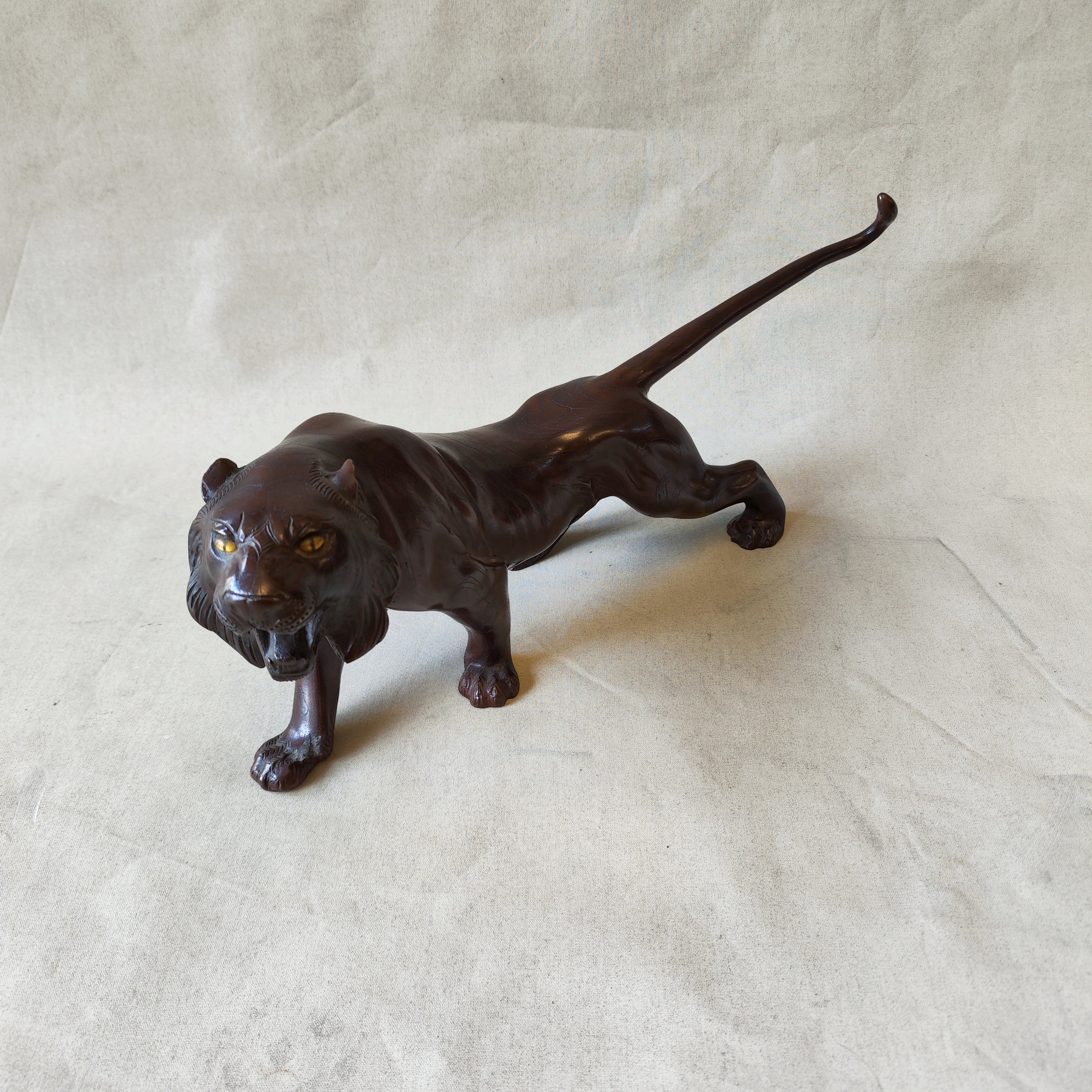 Tigre en bronce MEIJI JAPON. SXIX
