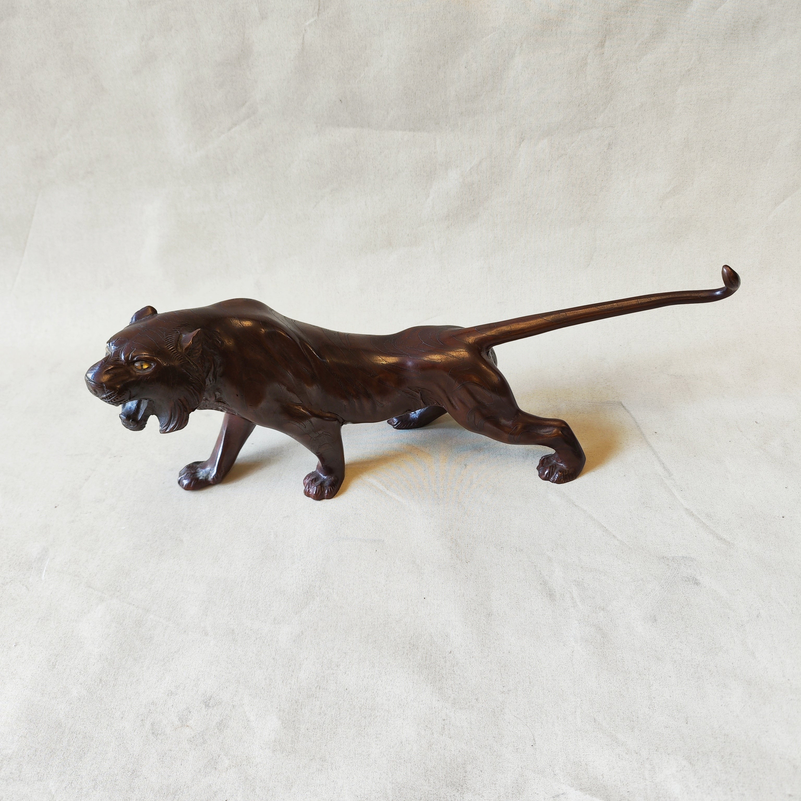 Tigre en bronce MEIJI JAPON. SXIX