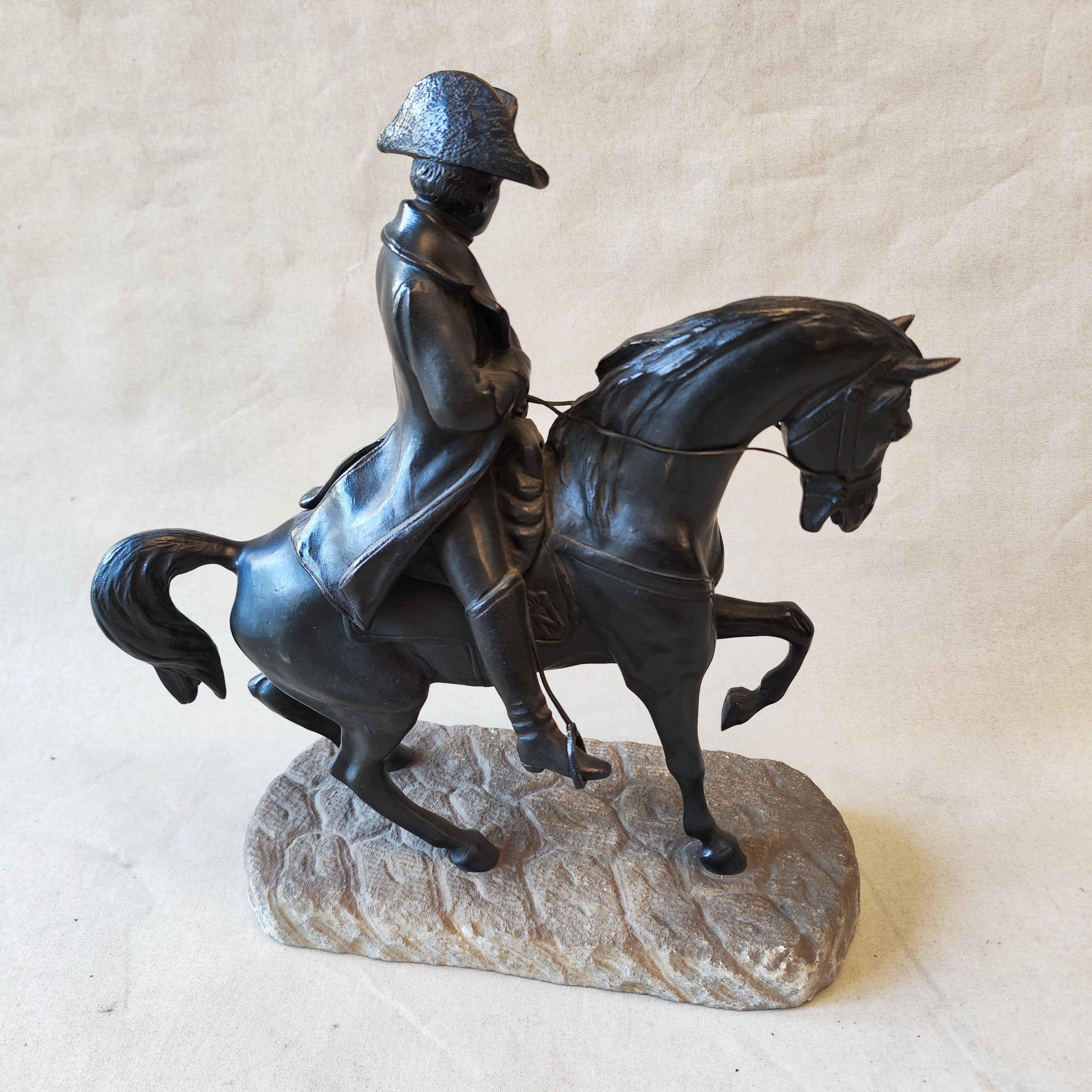 Bronce de Napoleon con su caballo Marengo firma Andrey. Francia SXIX