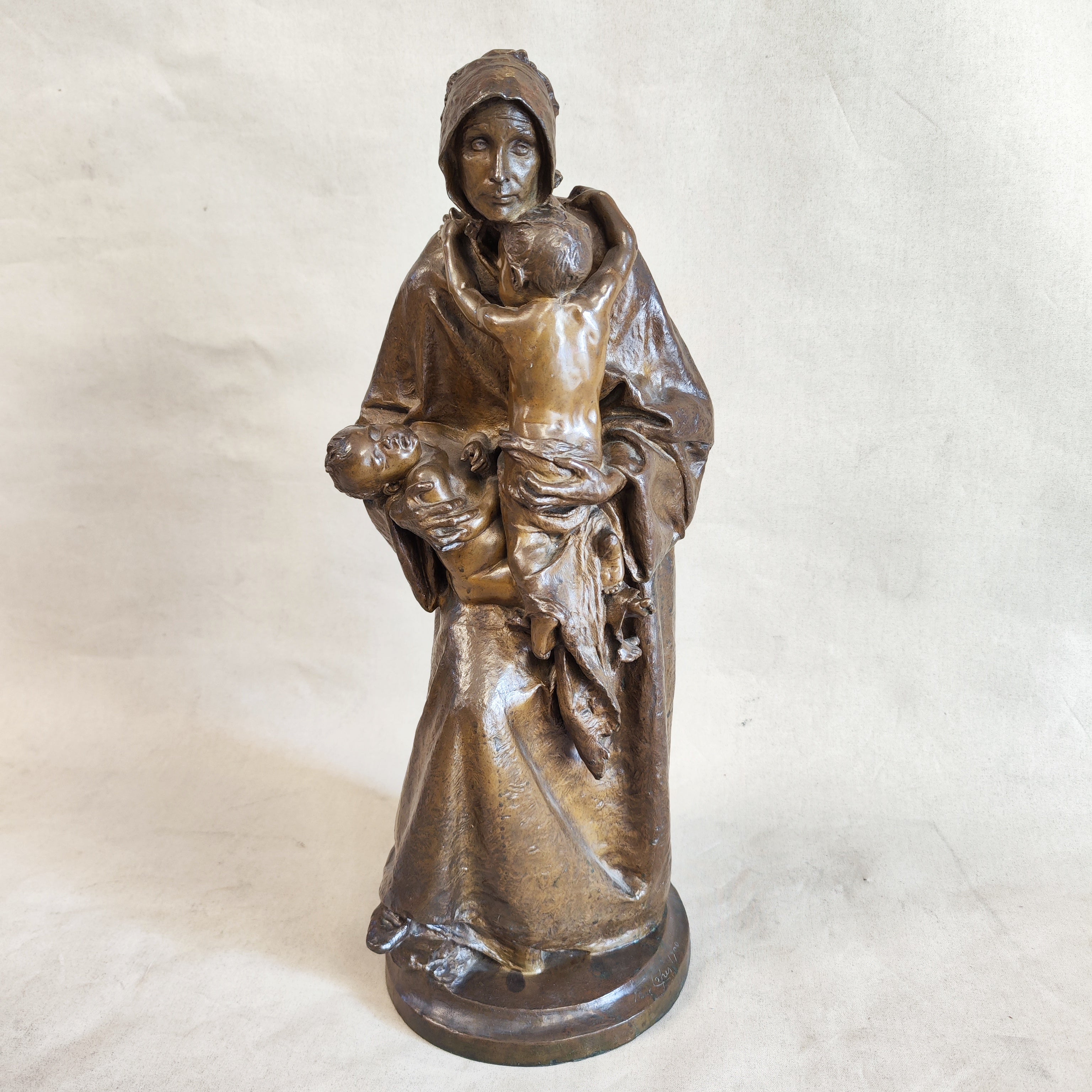 Escultura de bronce firmada Antonio Teixeira Lopes (1866-1942). Portugal