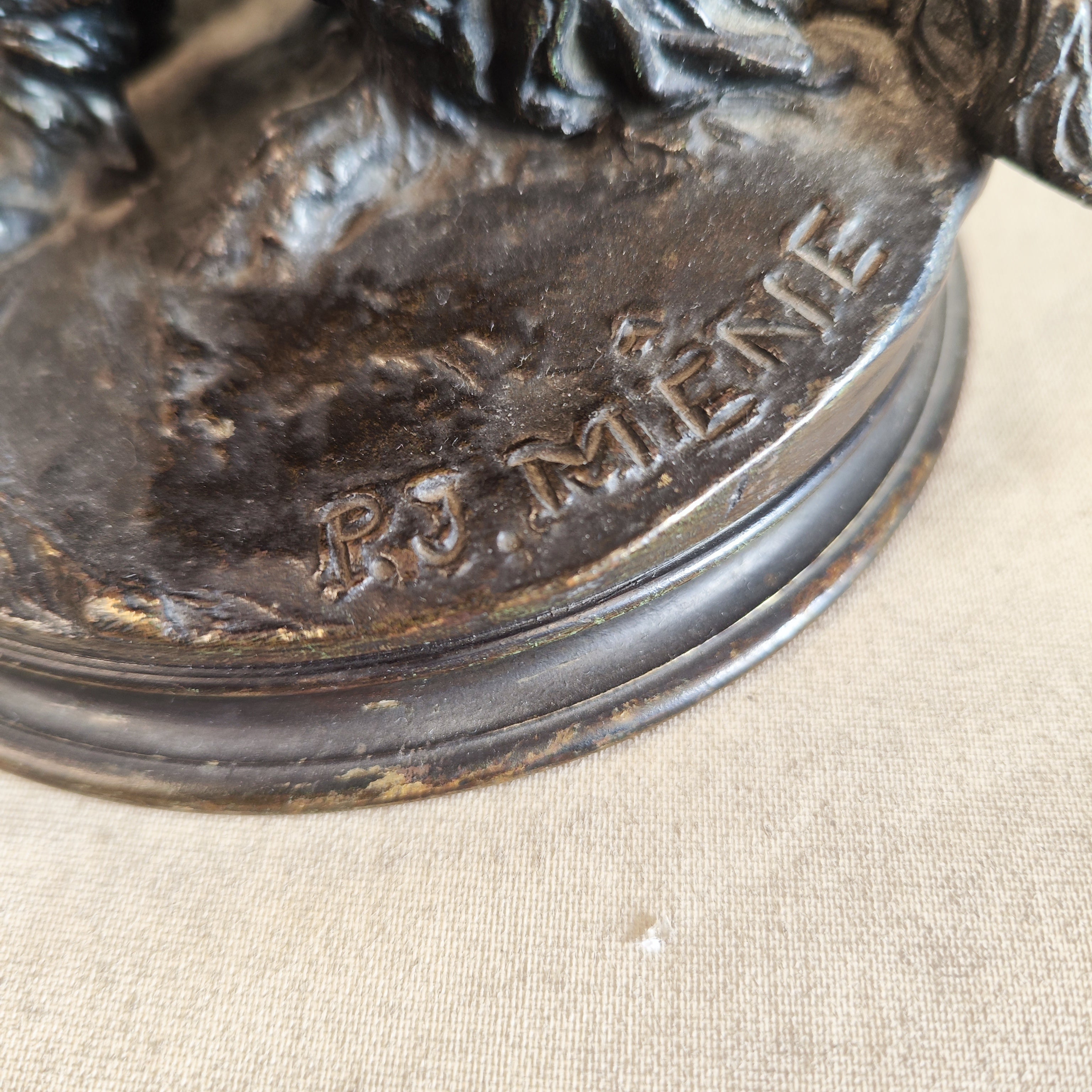 Perro de bronce firmado JP MENE. SXIX