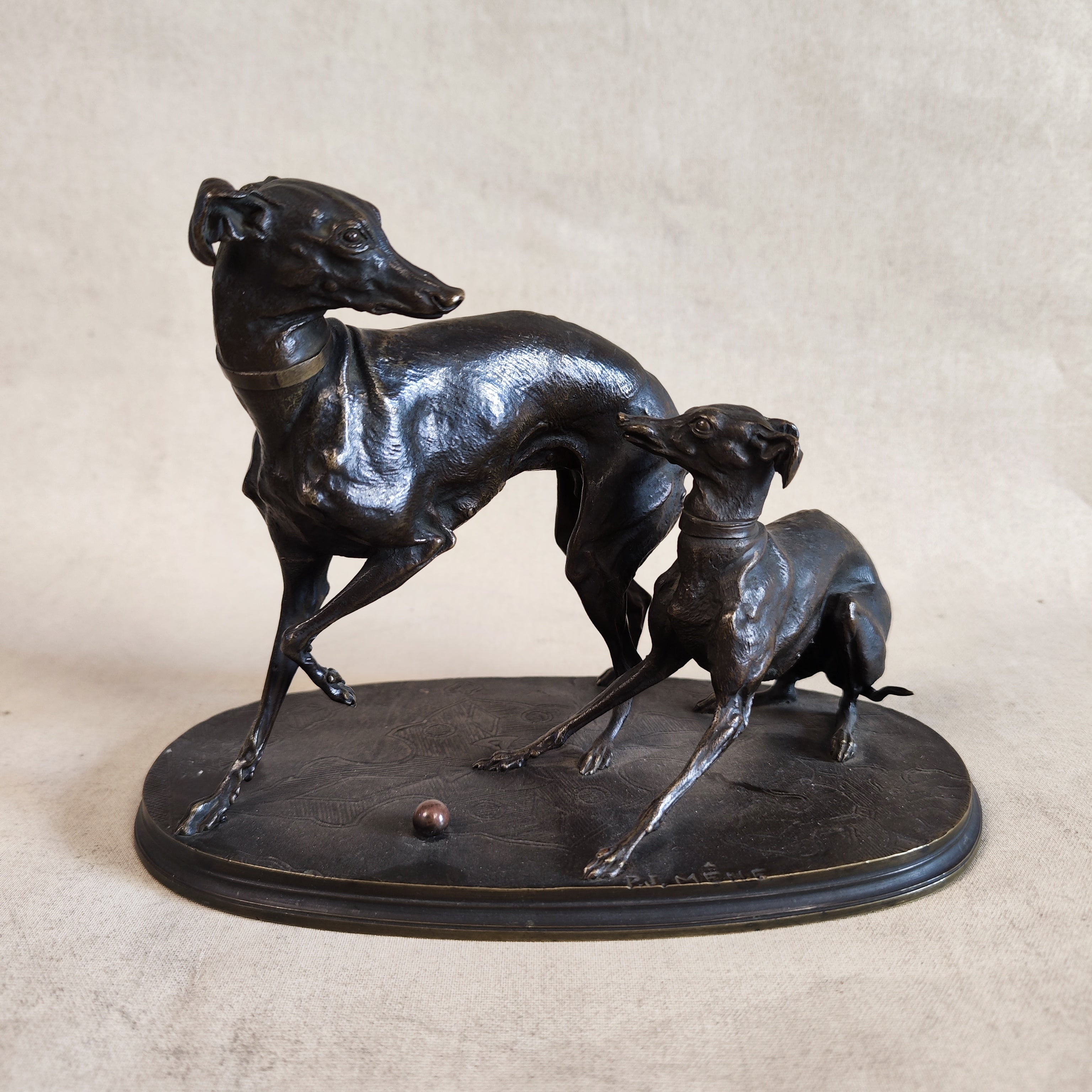 Galgos jugando en bronce. Pierre-Jules Mene (1810-1879). Francia