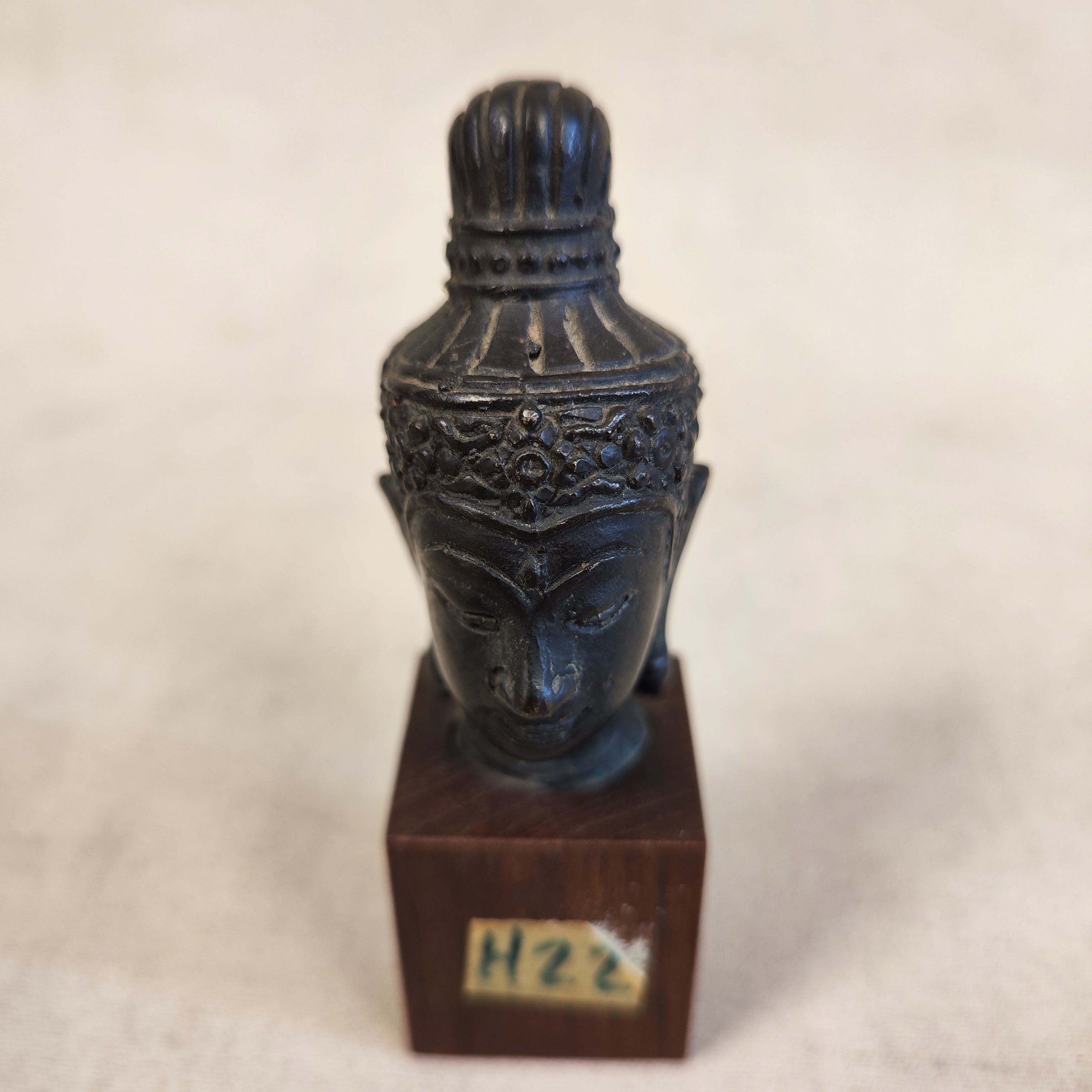 Esculturas en bronce fundido de busto tailandes. SXVIII