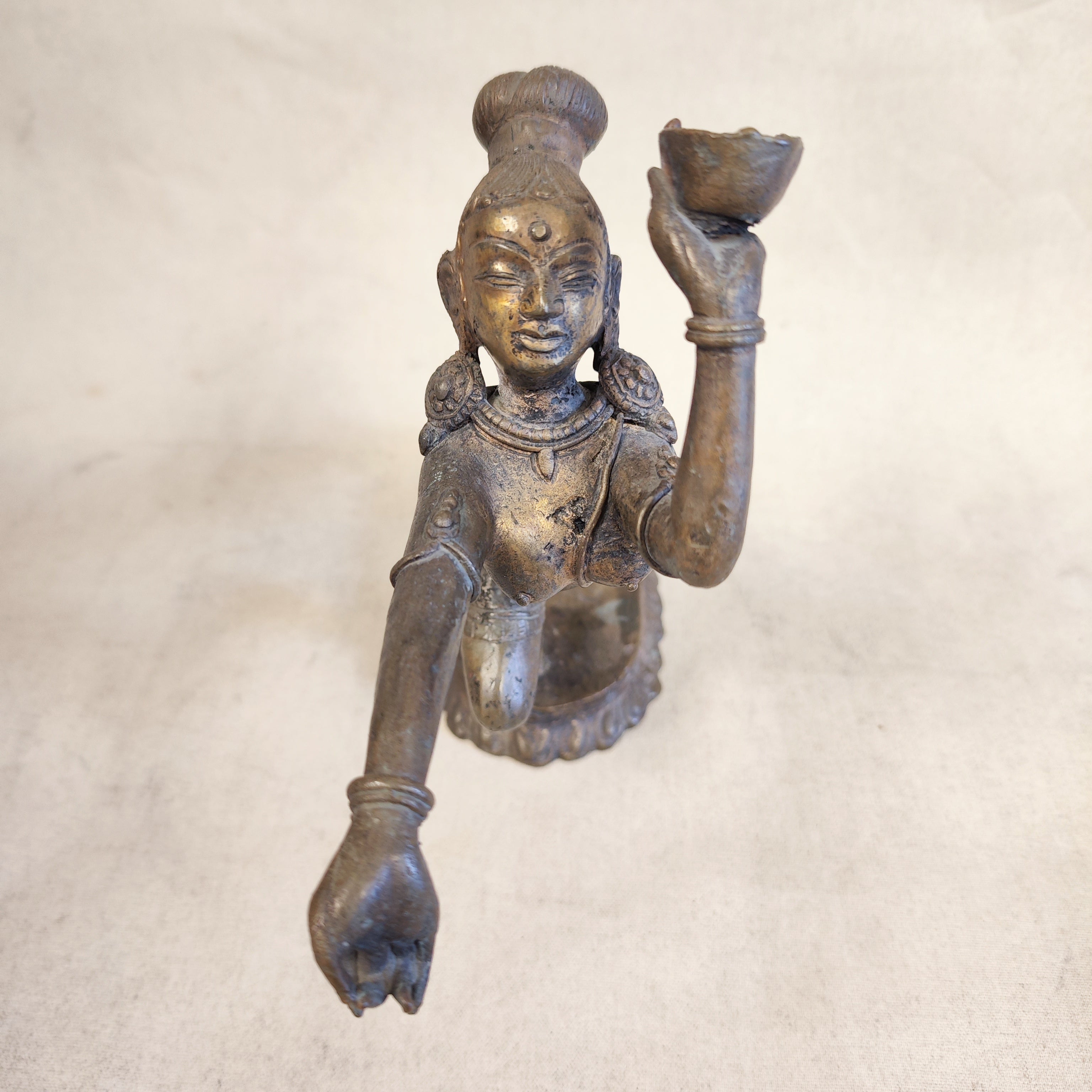 Bronce tailandes Apsara. SXIX