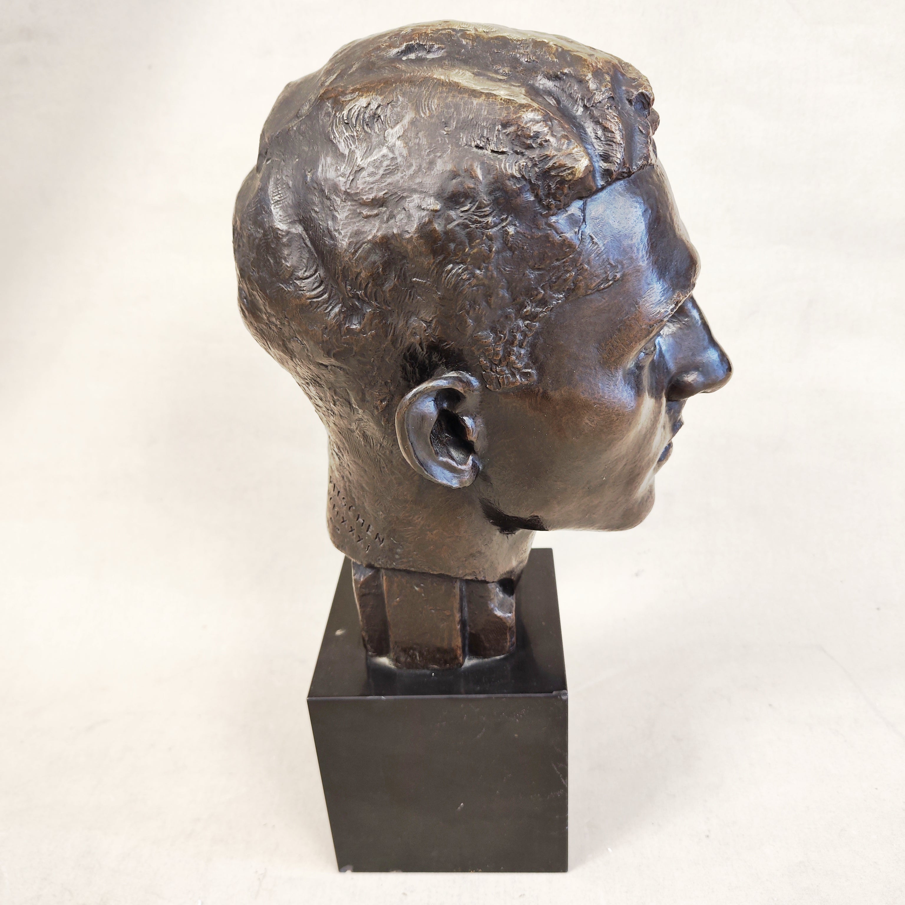 Busto Seraphin Martin. Firmado N. Pitschen
