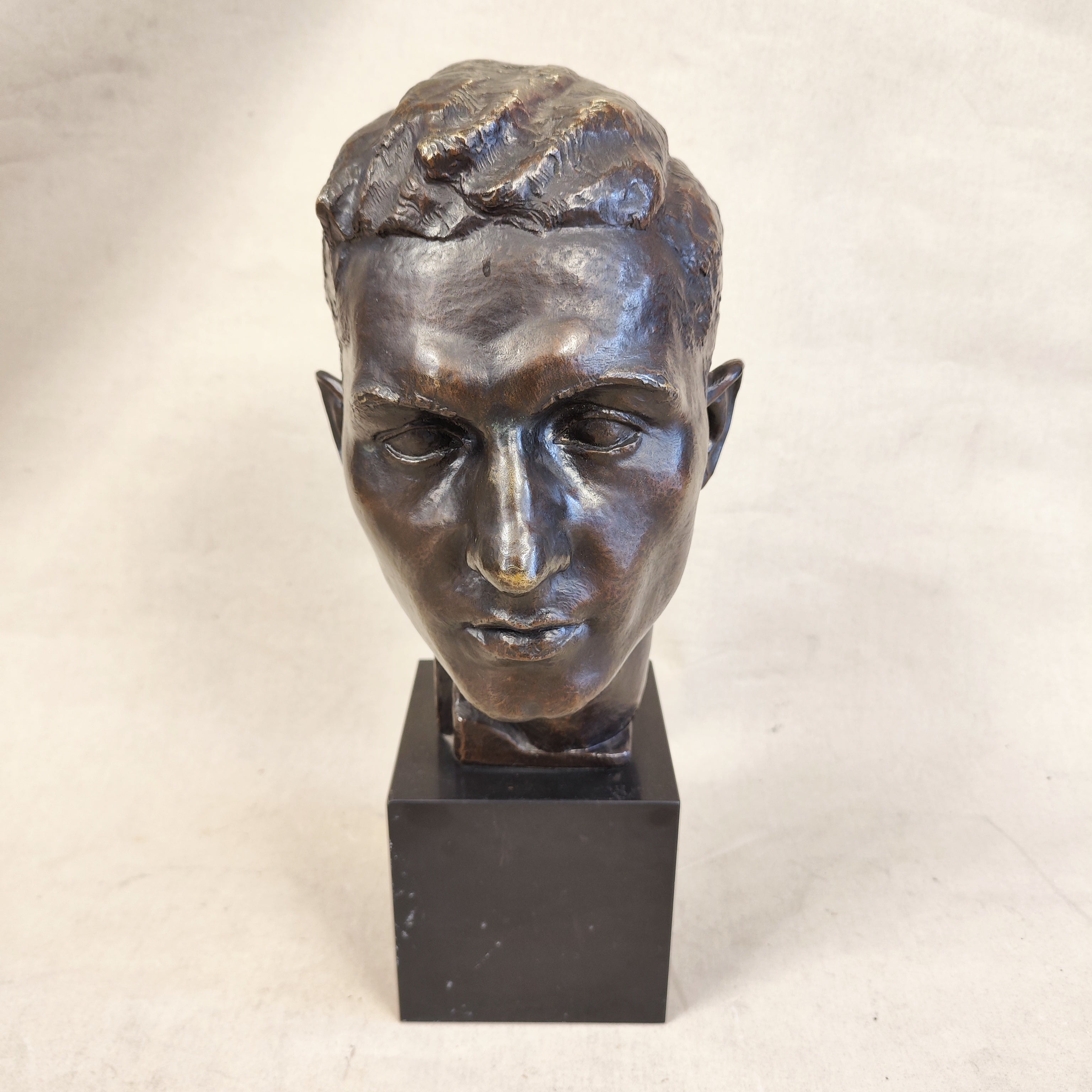 Busto Seraphin Martin. Firmado N. Pitschen