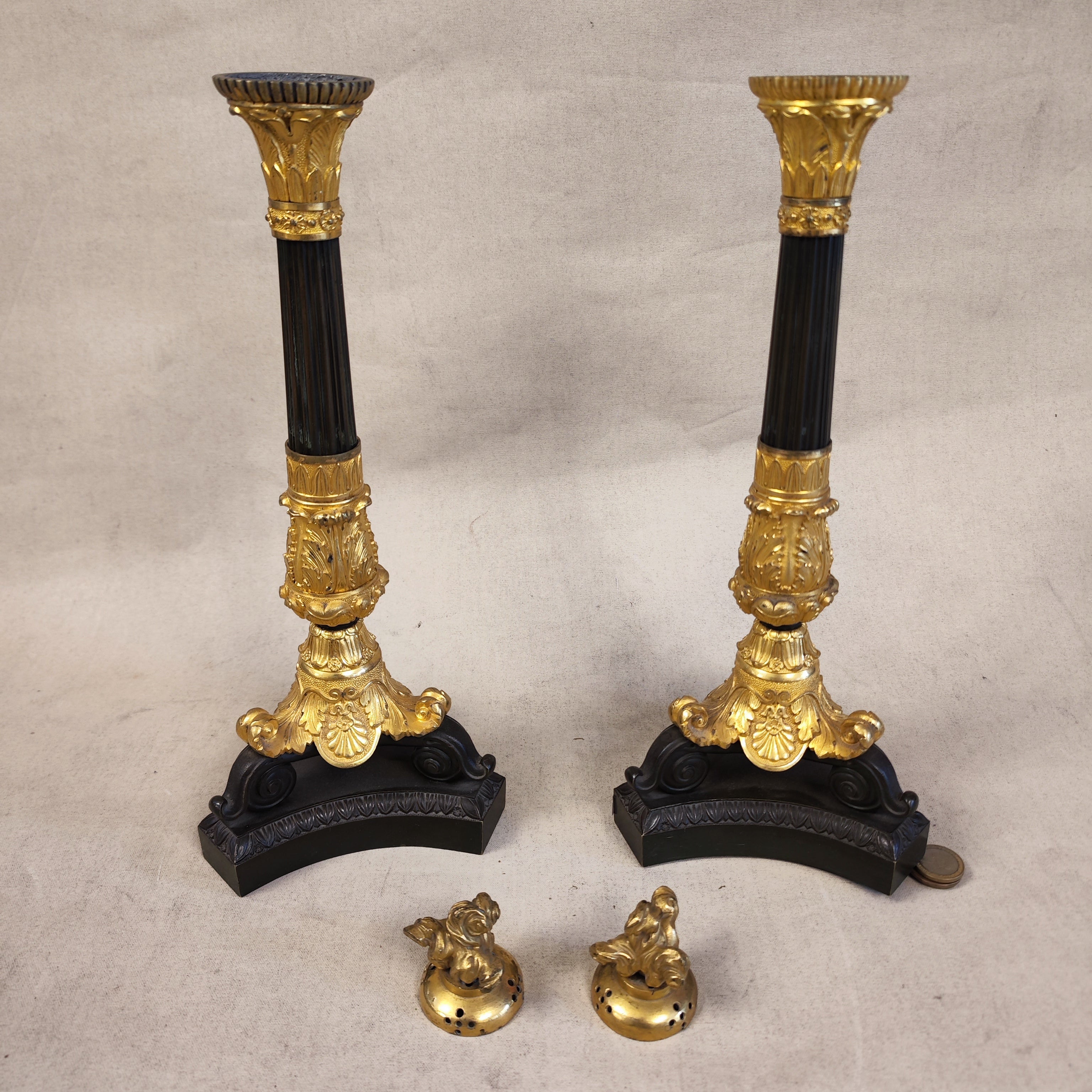 Par de candelabros de bronce franceses época Napoleón III. SXIX