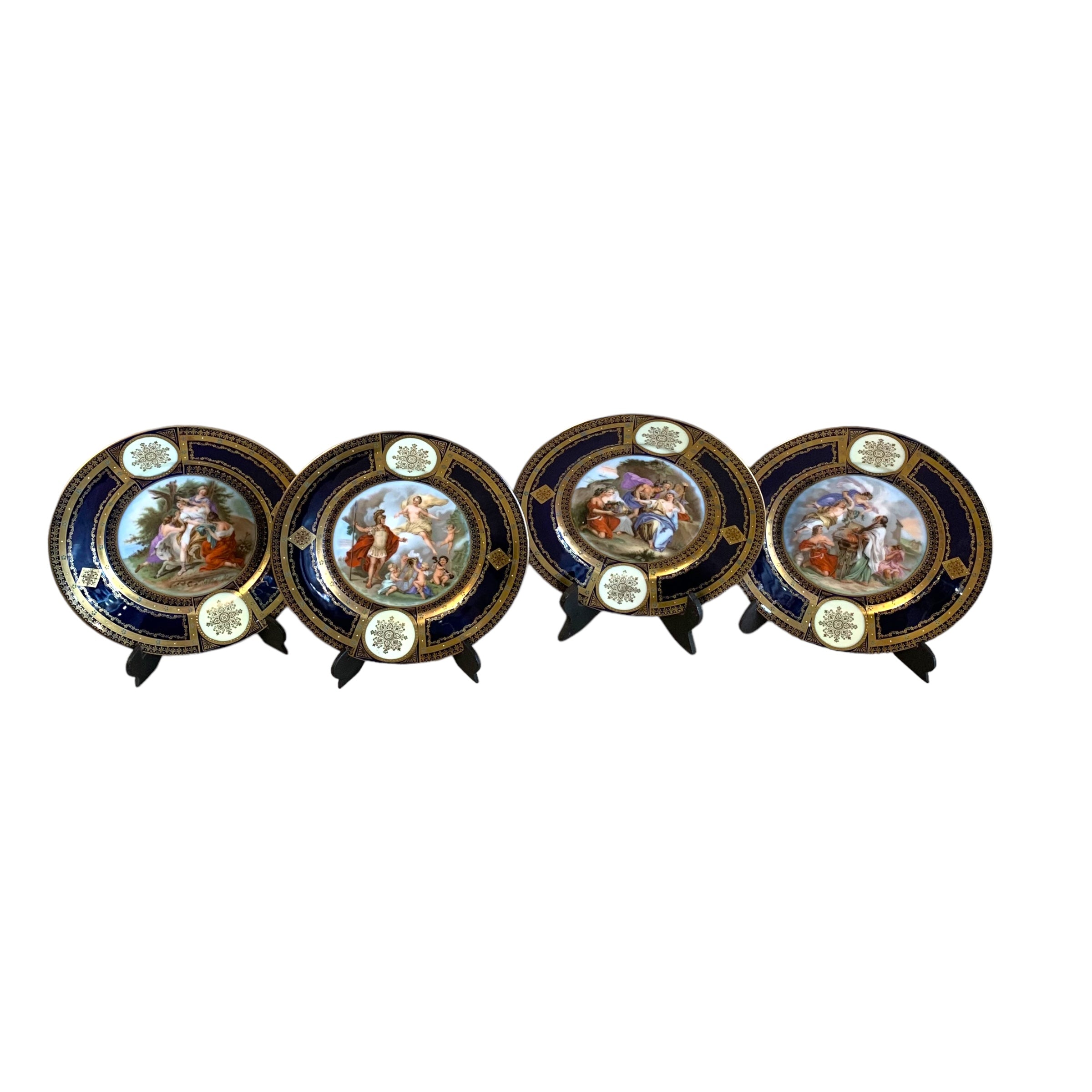 Platos decorativos con escenas romanas checos. SXX