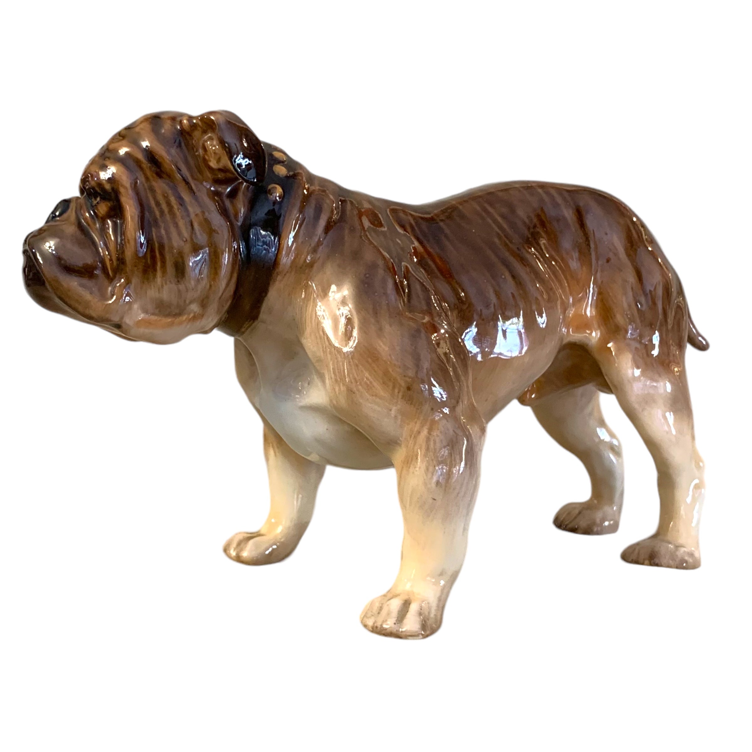 Perro firmado Royal Doulton. SXX