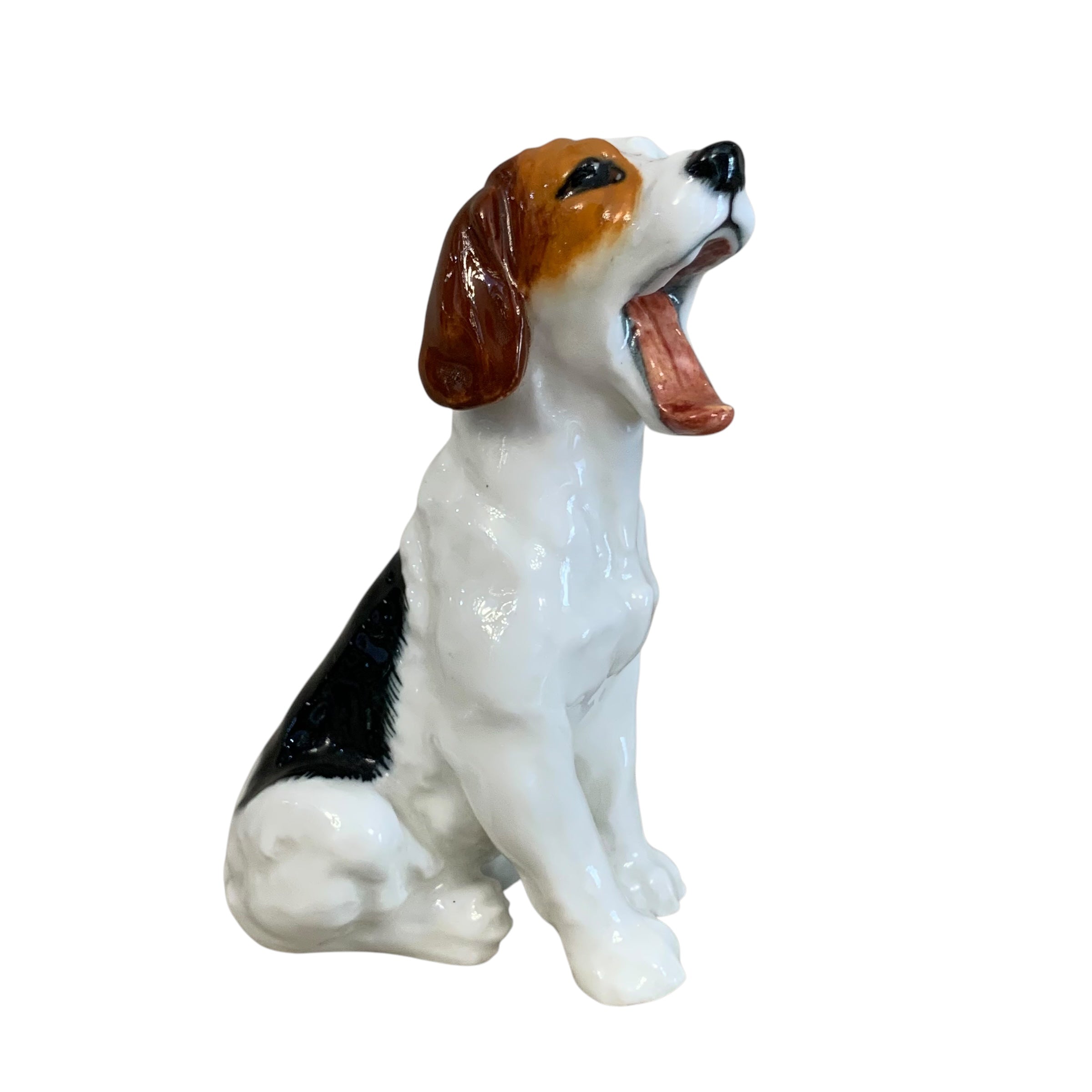 Perro de porcelana inglesa Royal Doulton. SXX