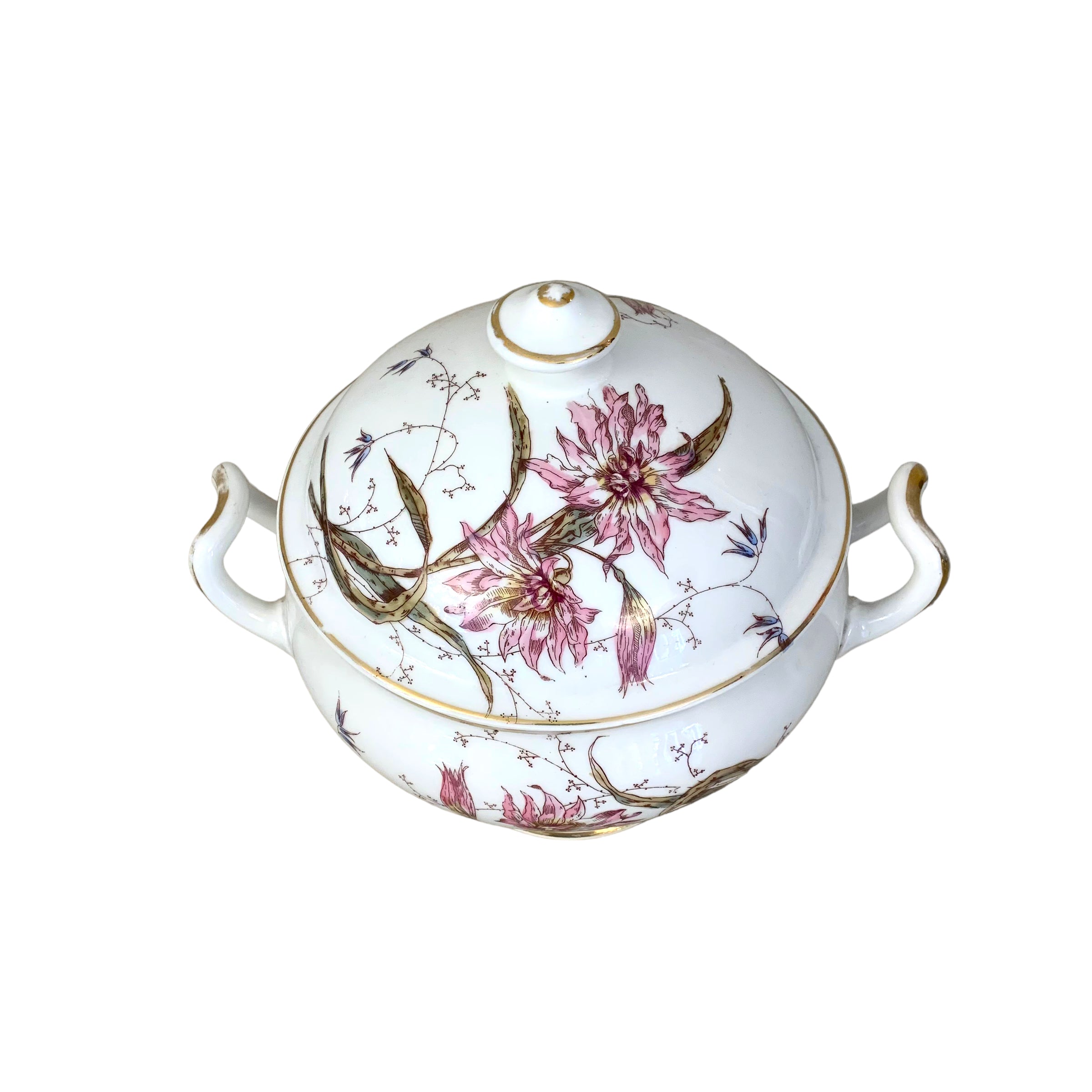 Sopera de porcelana "Viejo París" decorada con crisantemos. SXIX