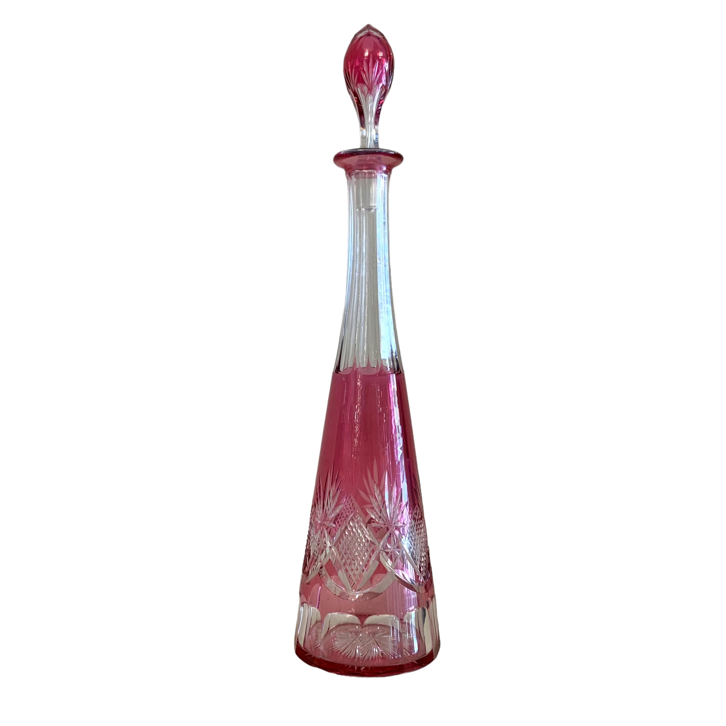 Botella de cristal cortado checo color magenta. SXX