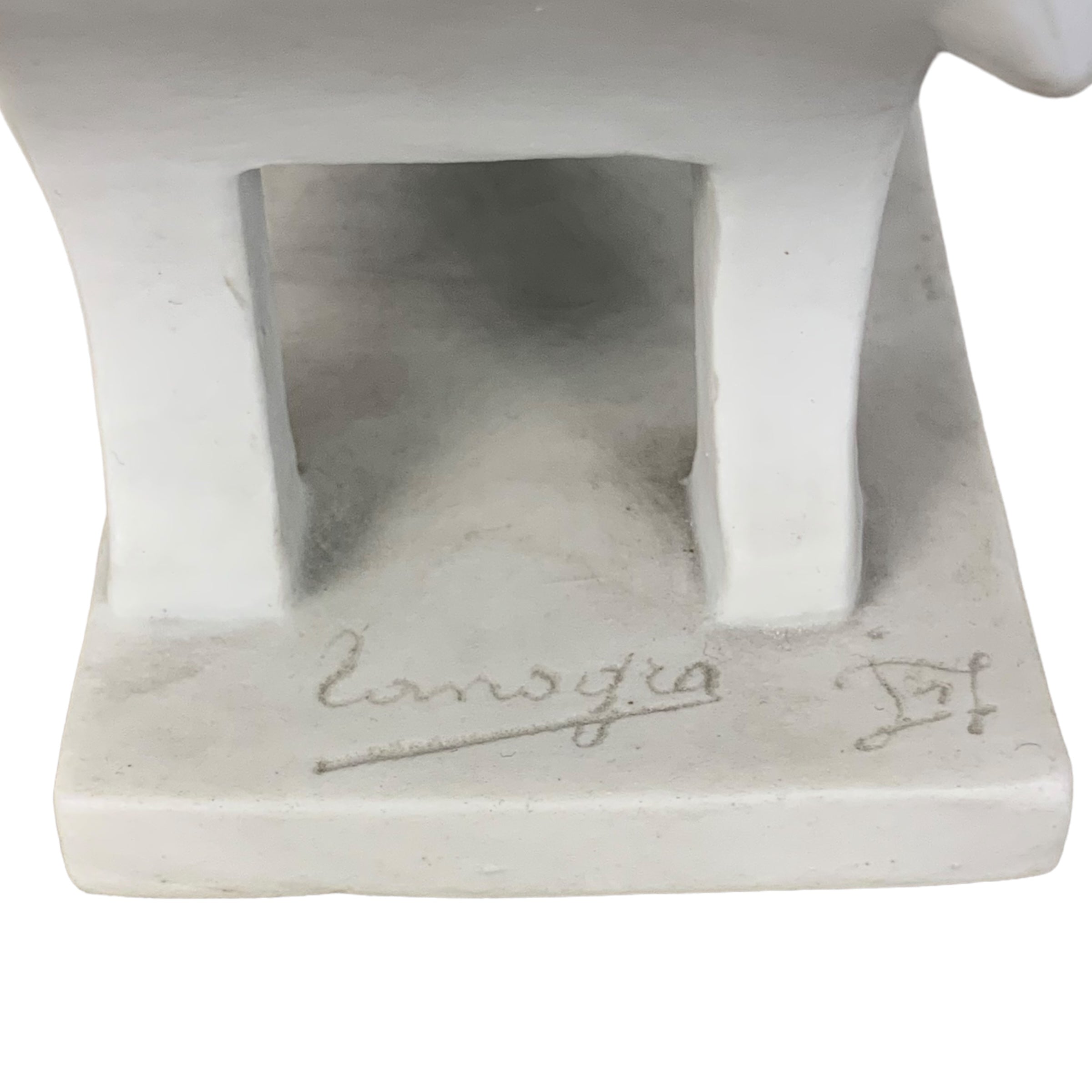 Figura de porcelana Bisque firmada Sevres. SXIX