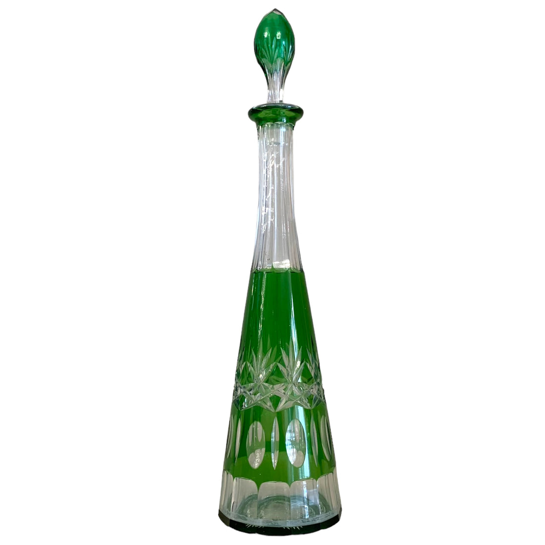 Botella de cristal cortado checo color verde Paris. SXX