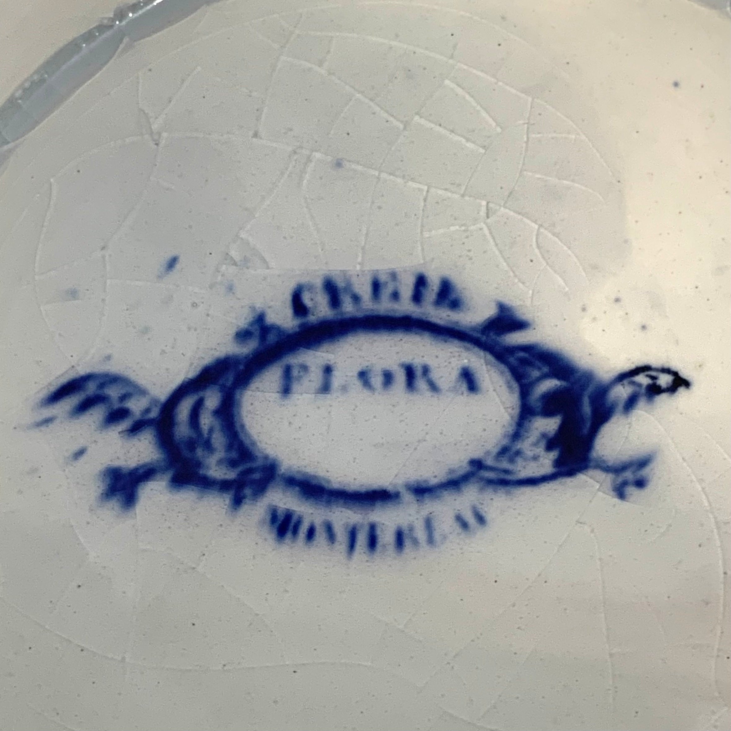 Sopera de porcelana francesa "Creil & Montereau" SXIX
