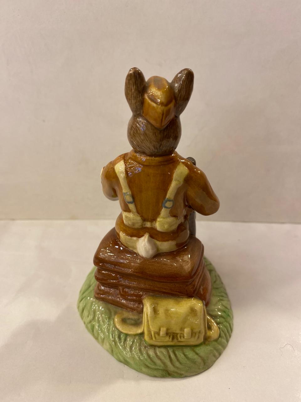 Royal Doulton BunnyKins "Home Wuard WWII". Año 2005