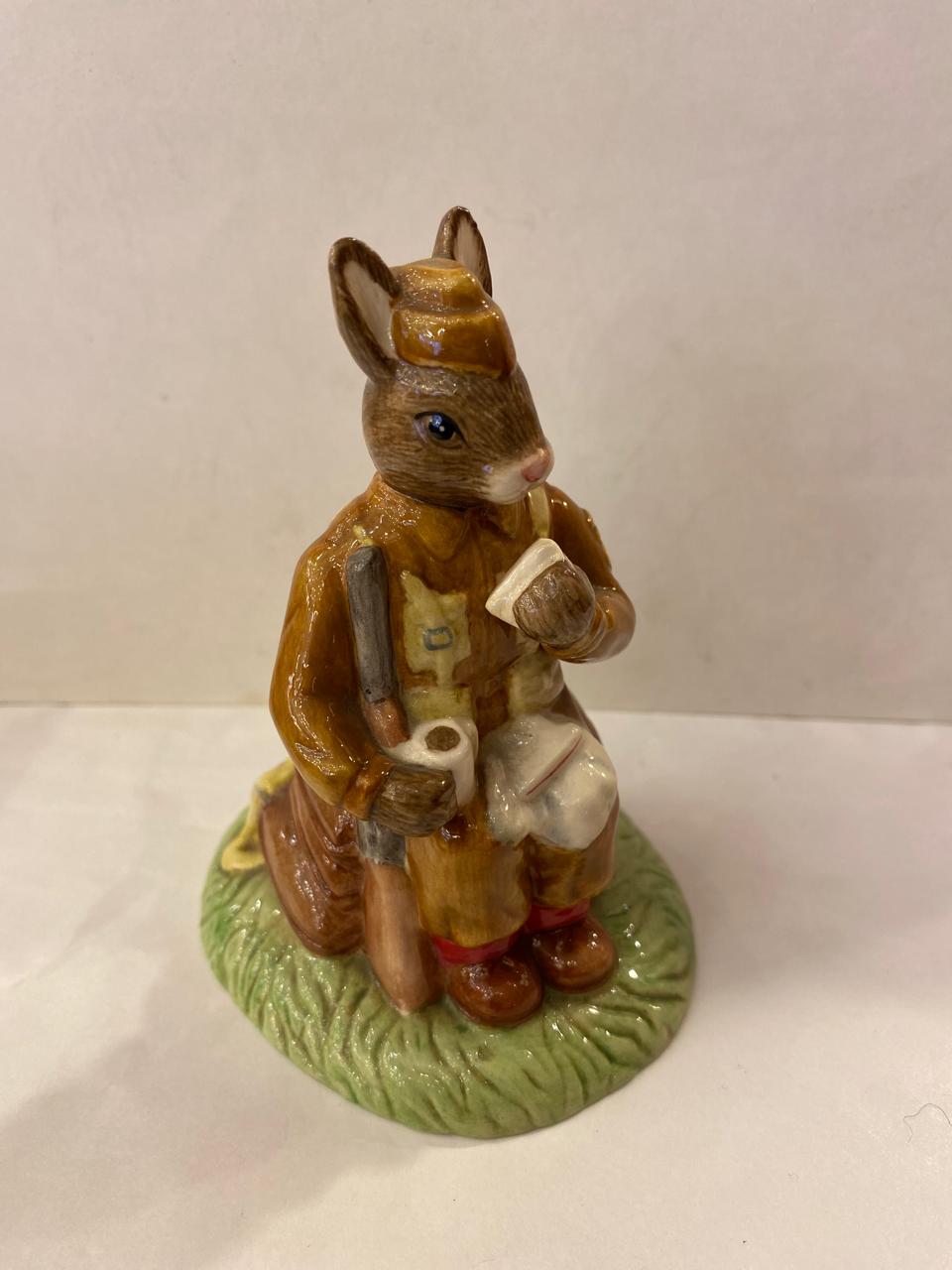 Royal Doulton BunnyKins "Home Wuard WWII". Año 2005