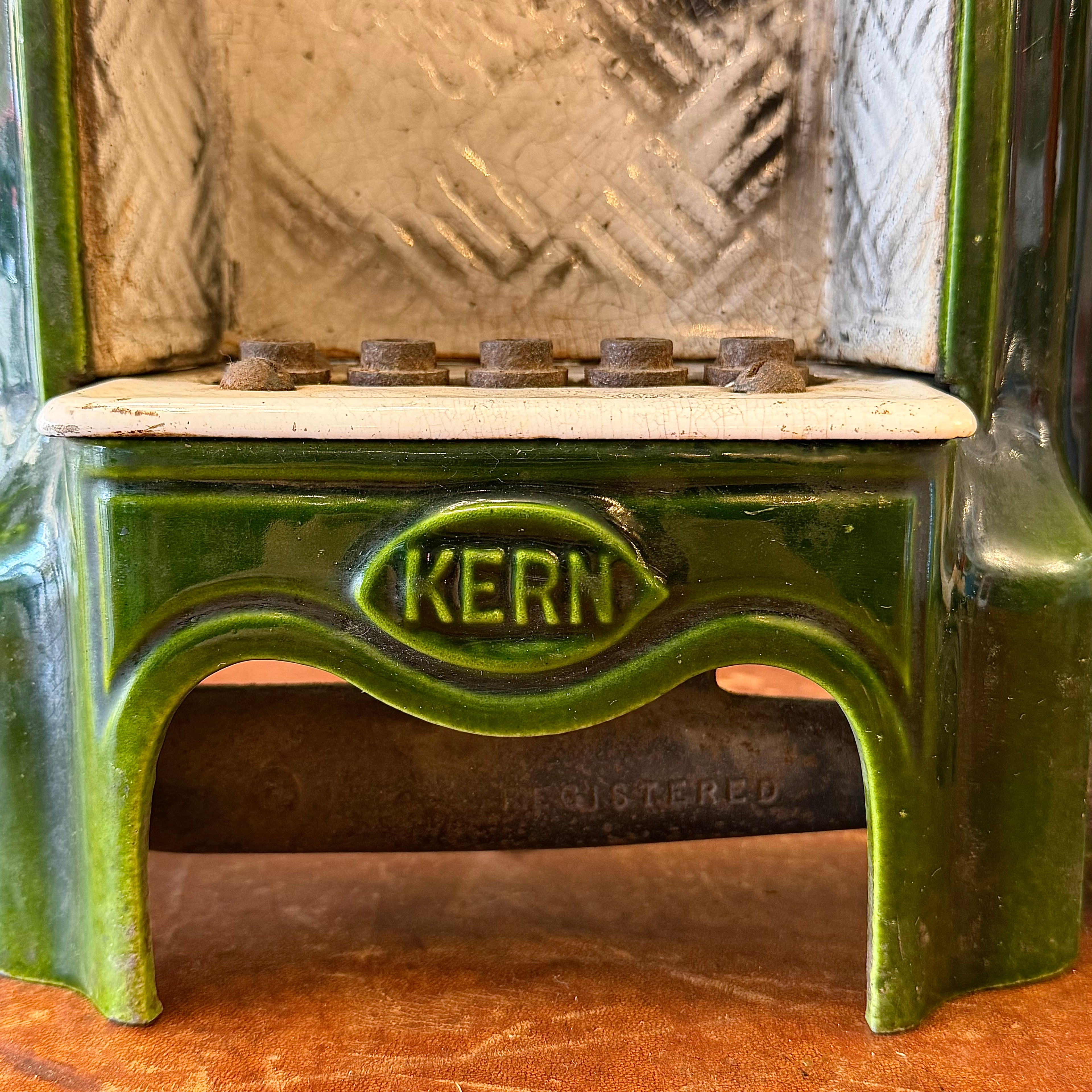 Estufa a gas de fierro fundido Art-deco Welsbach Kern. Inglaterra SXX