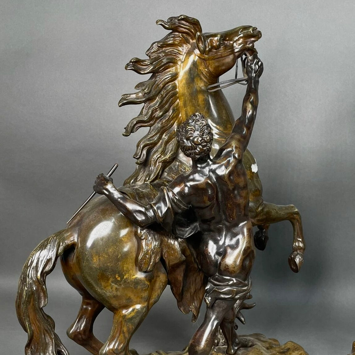 Magnifico par de caballos de bronce "Caballos de Marly". Francia SXIX
