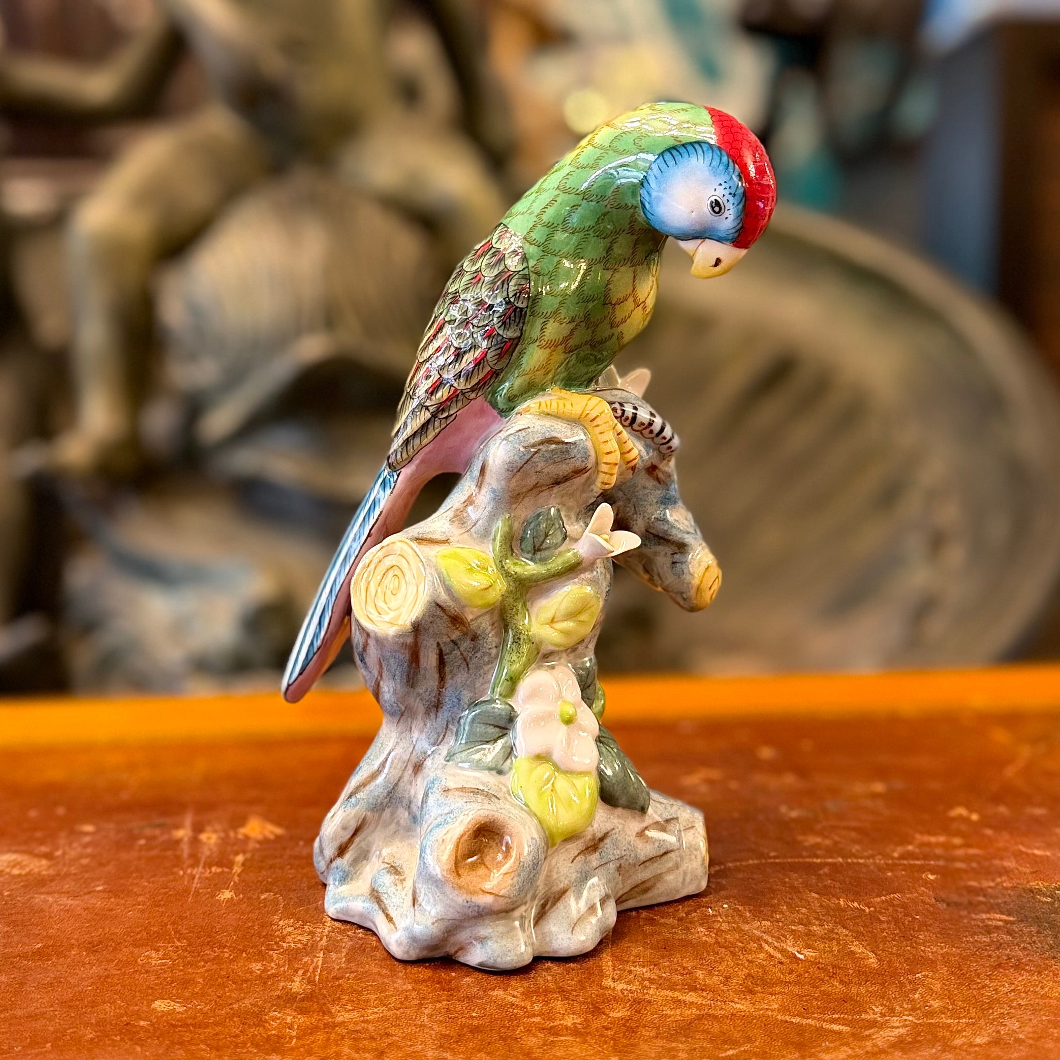 Pareja de loros de porcelana alemanes. Alemania SXIX