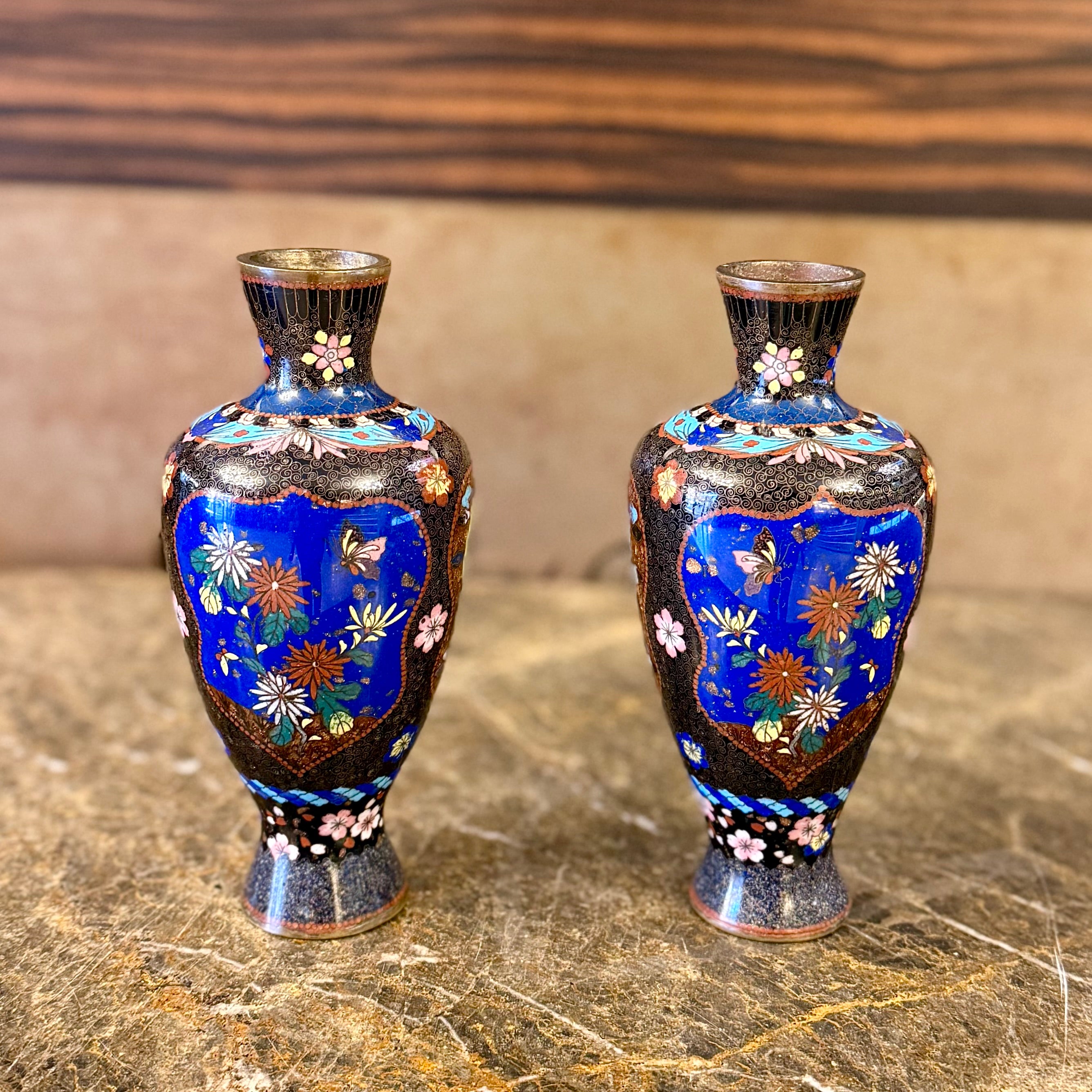 Par cloissone japoneses época Meiji. Japón SXIX