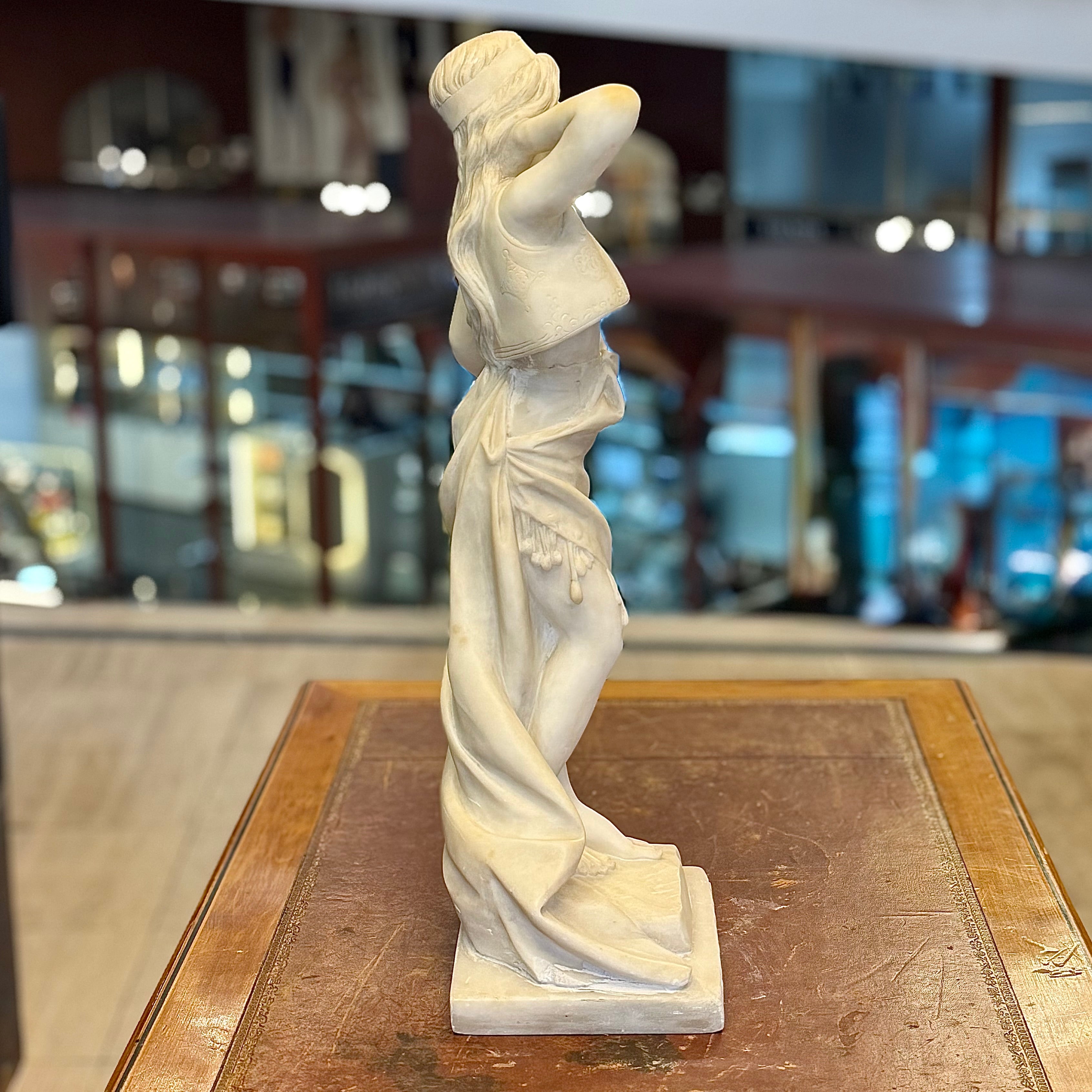 Escultura alabastro firmada Emmanuel Villanis (1858-1914). Francia SXIX