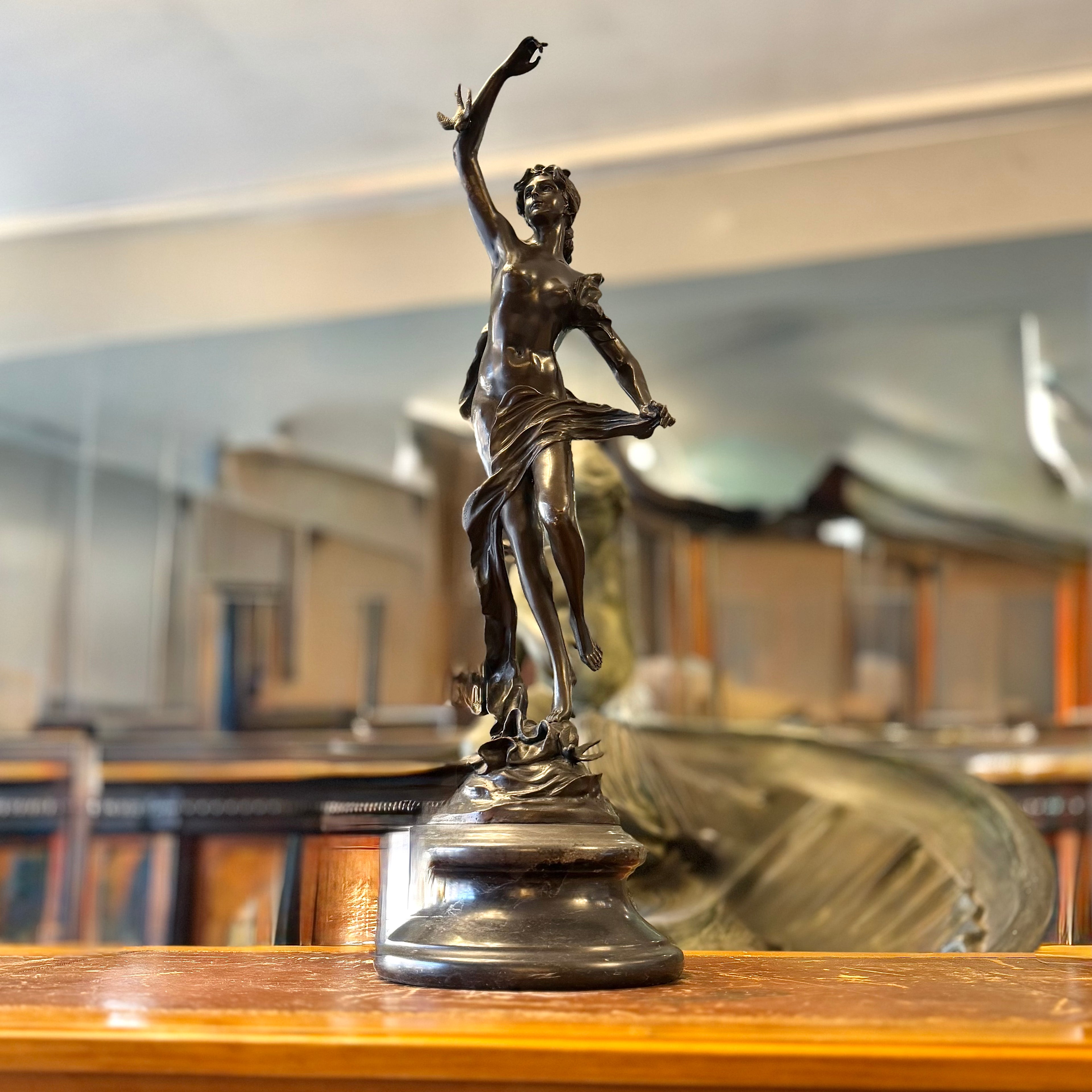 Escultura de bronce "Depart des Hirondelles" Auguste Moreau. Francia SXX