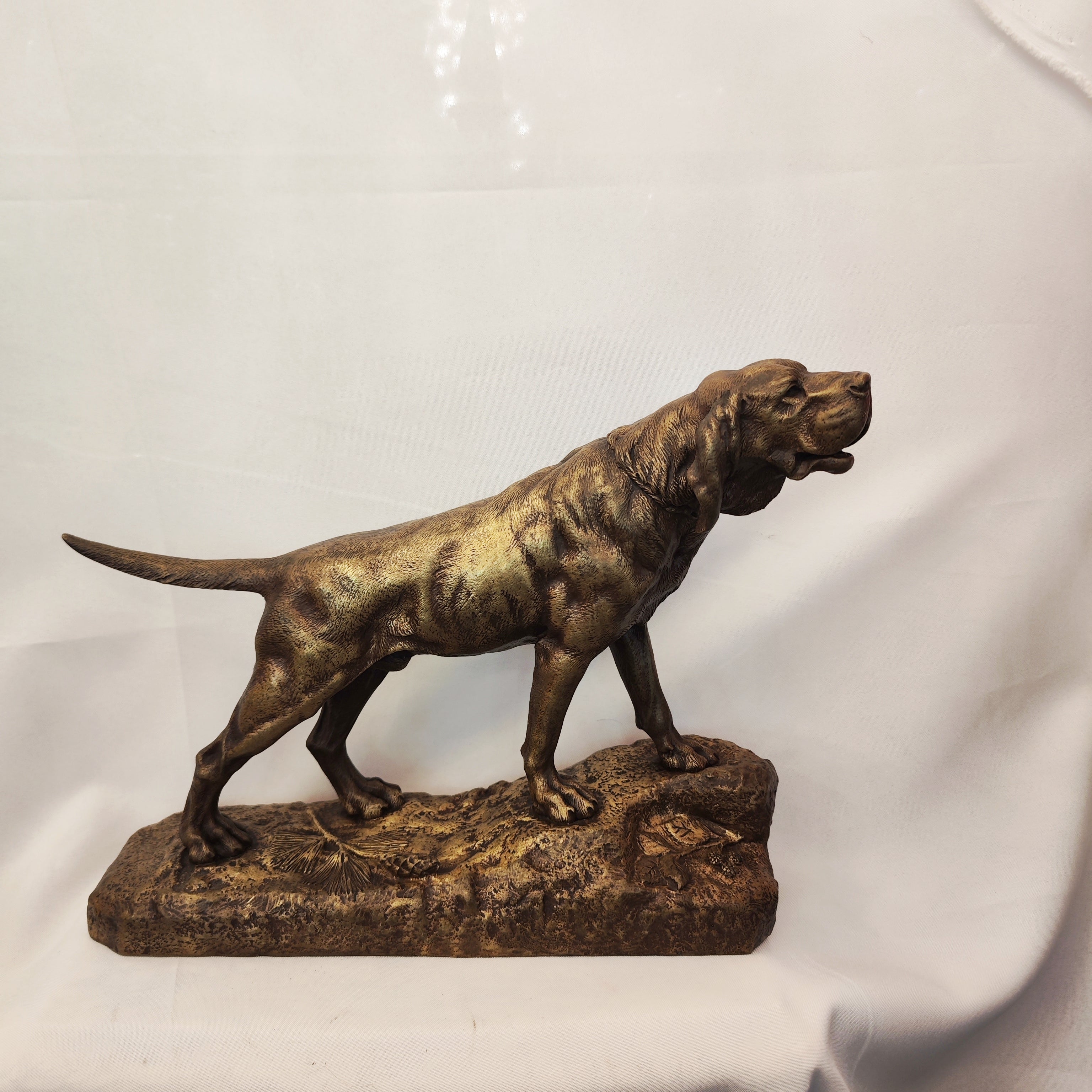 Perro firma L.BUREAU de bronce. Francia SXIX