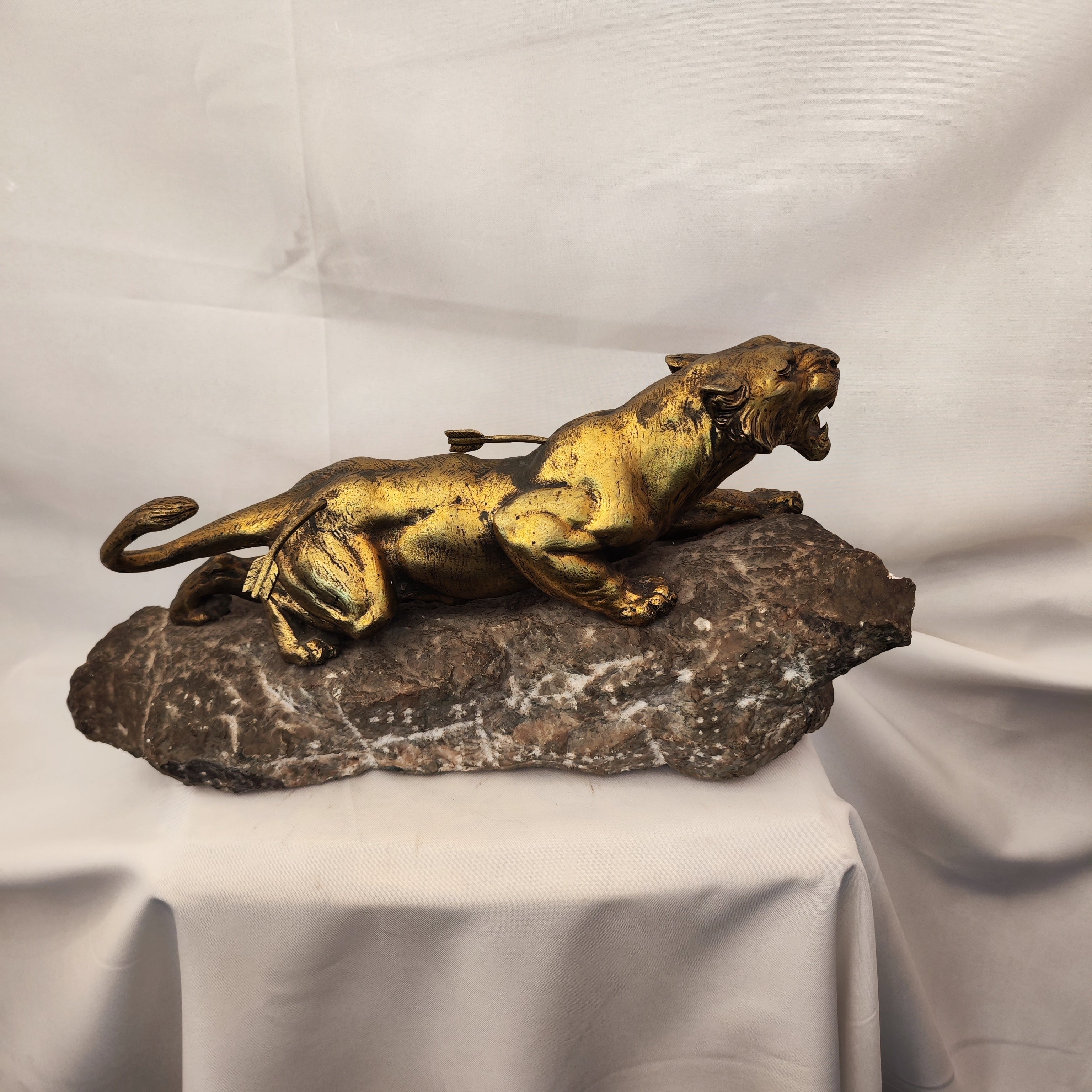 Pantera Francesa Bronce firma FATH. Francia S XIX