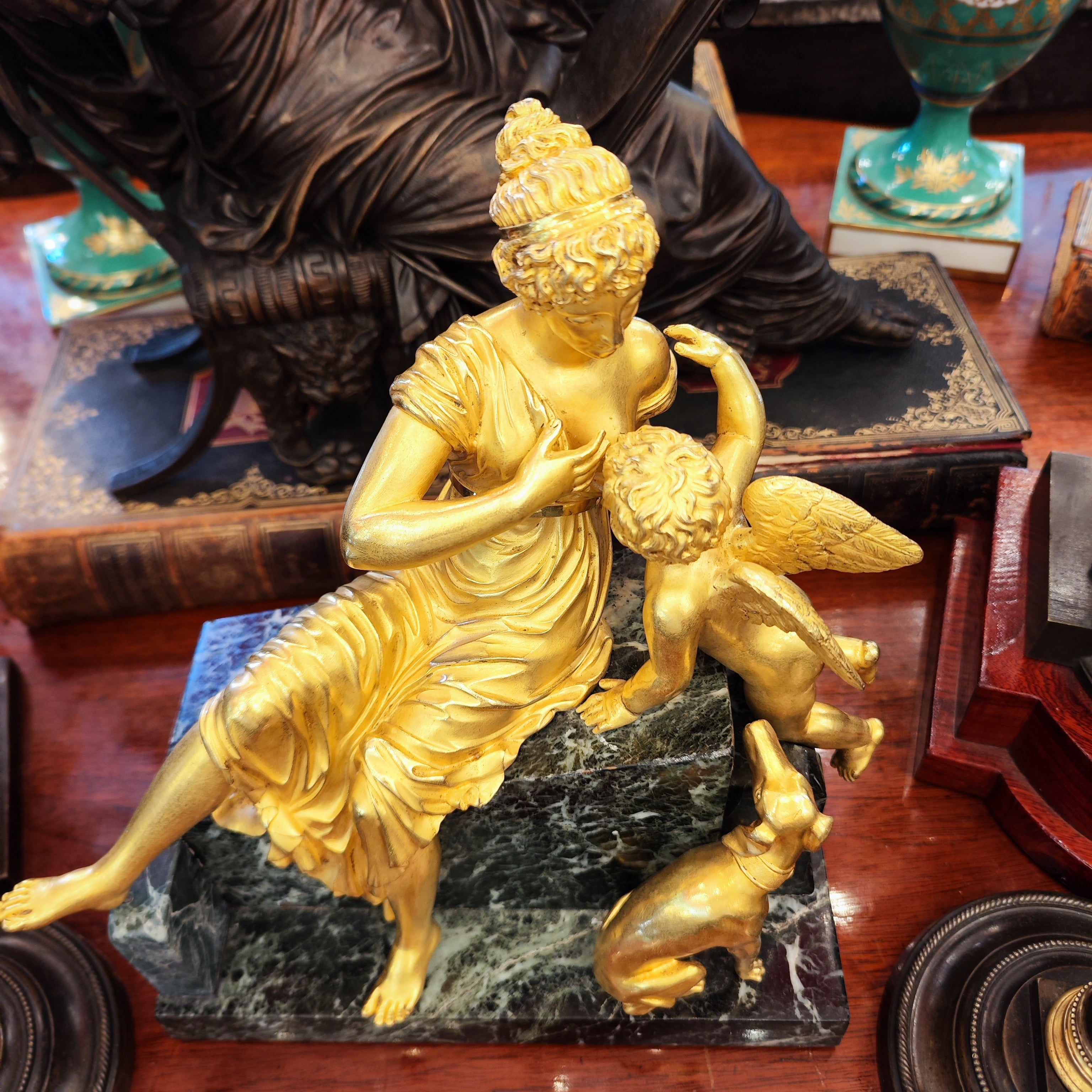 Escultura "La Madre Acogedora" Bronce. Francia 1830