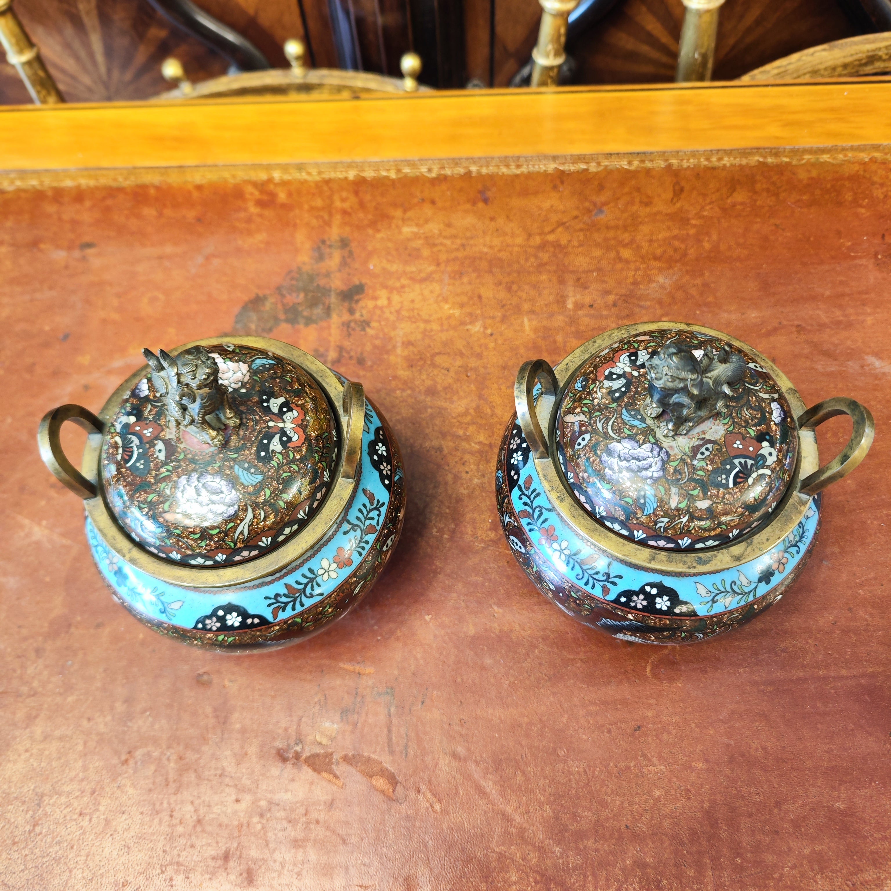 Par de cloissone Japoneses Meiji época Edo SXIX