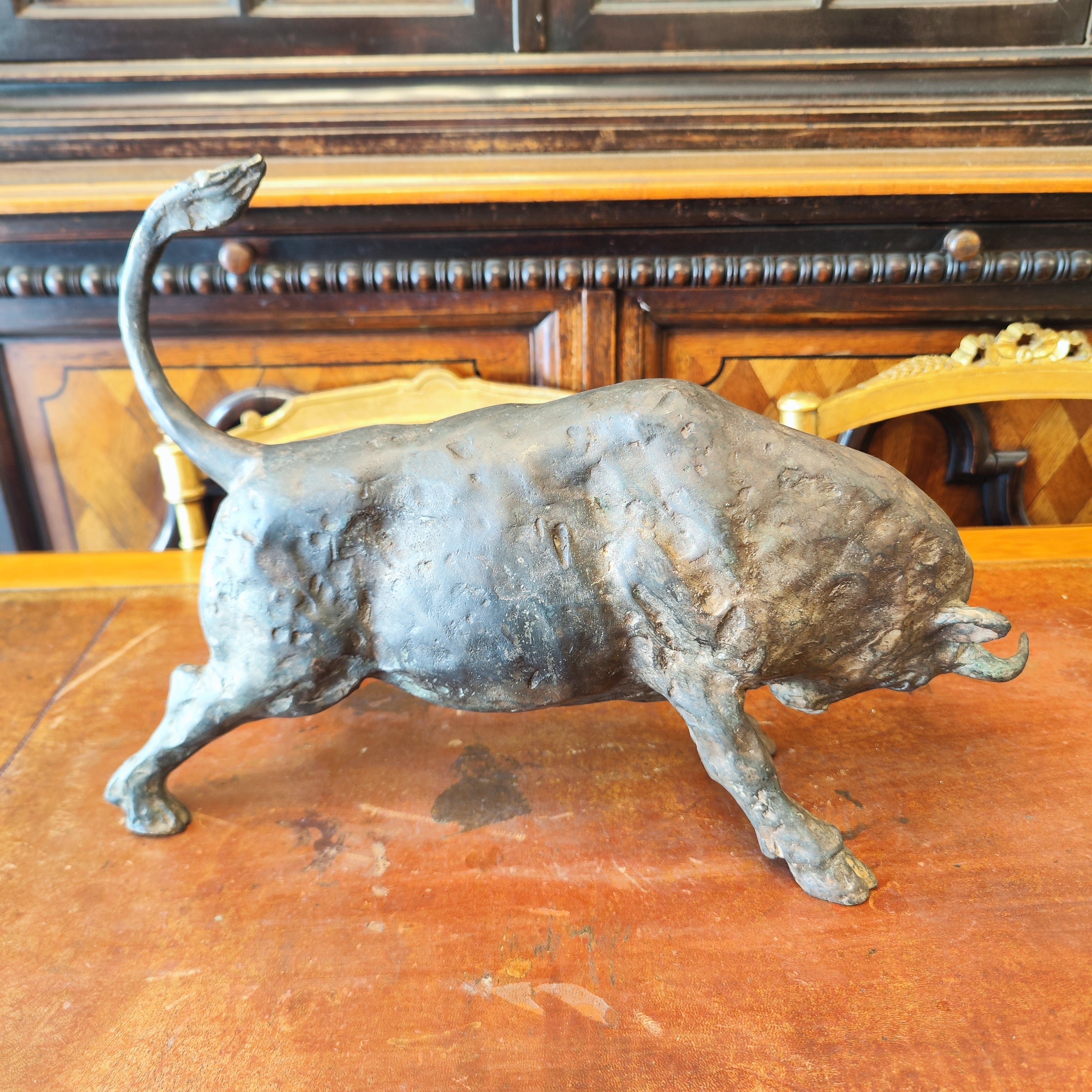 Toro Pierre firma Chenet Bronce. Francia SXX