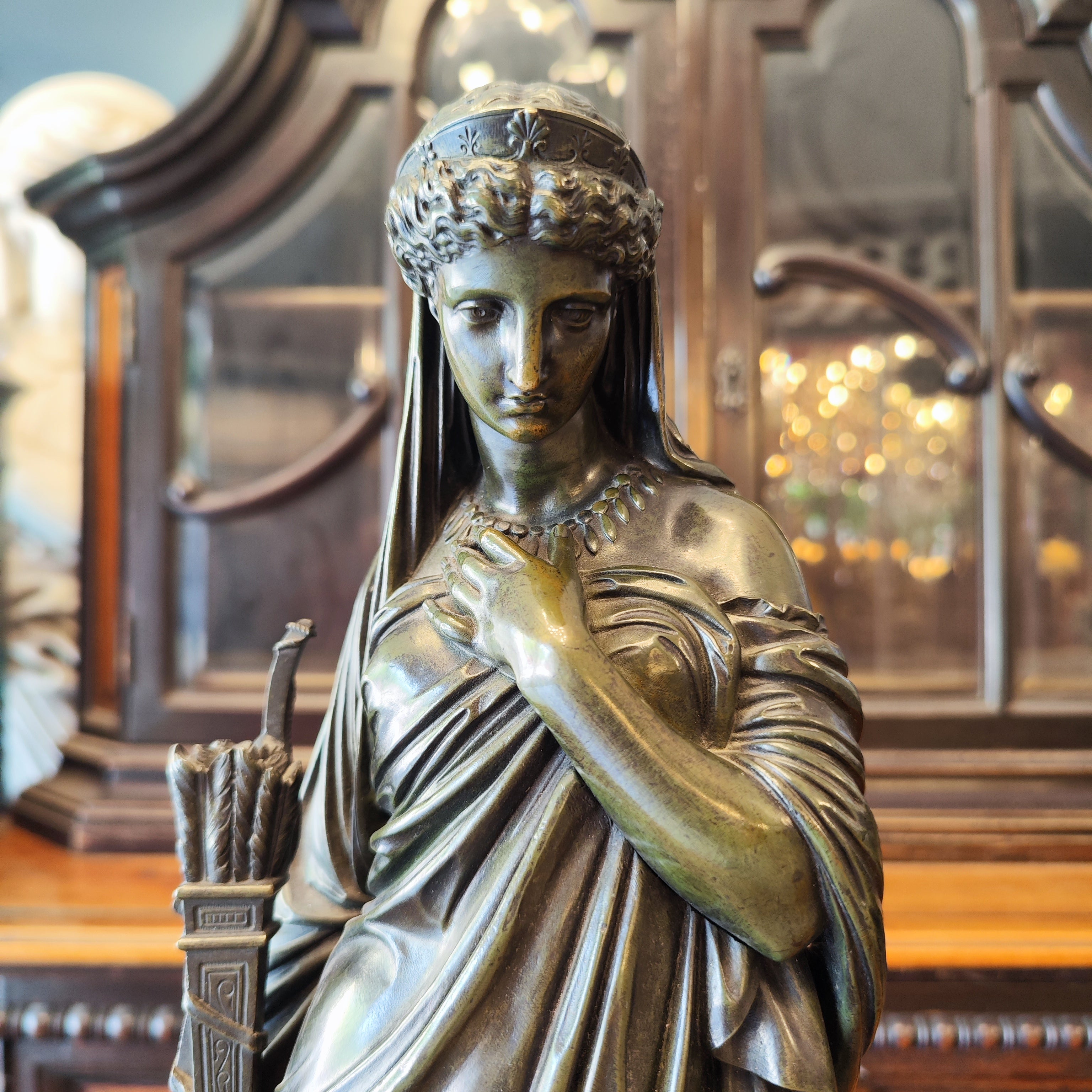 Escultora Diana la cazadora Eugéne Lois Lequesne. Francia SXIX