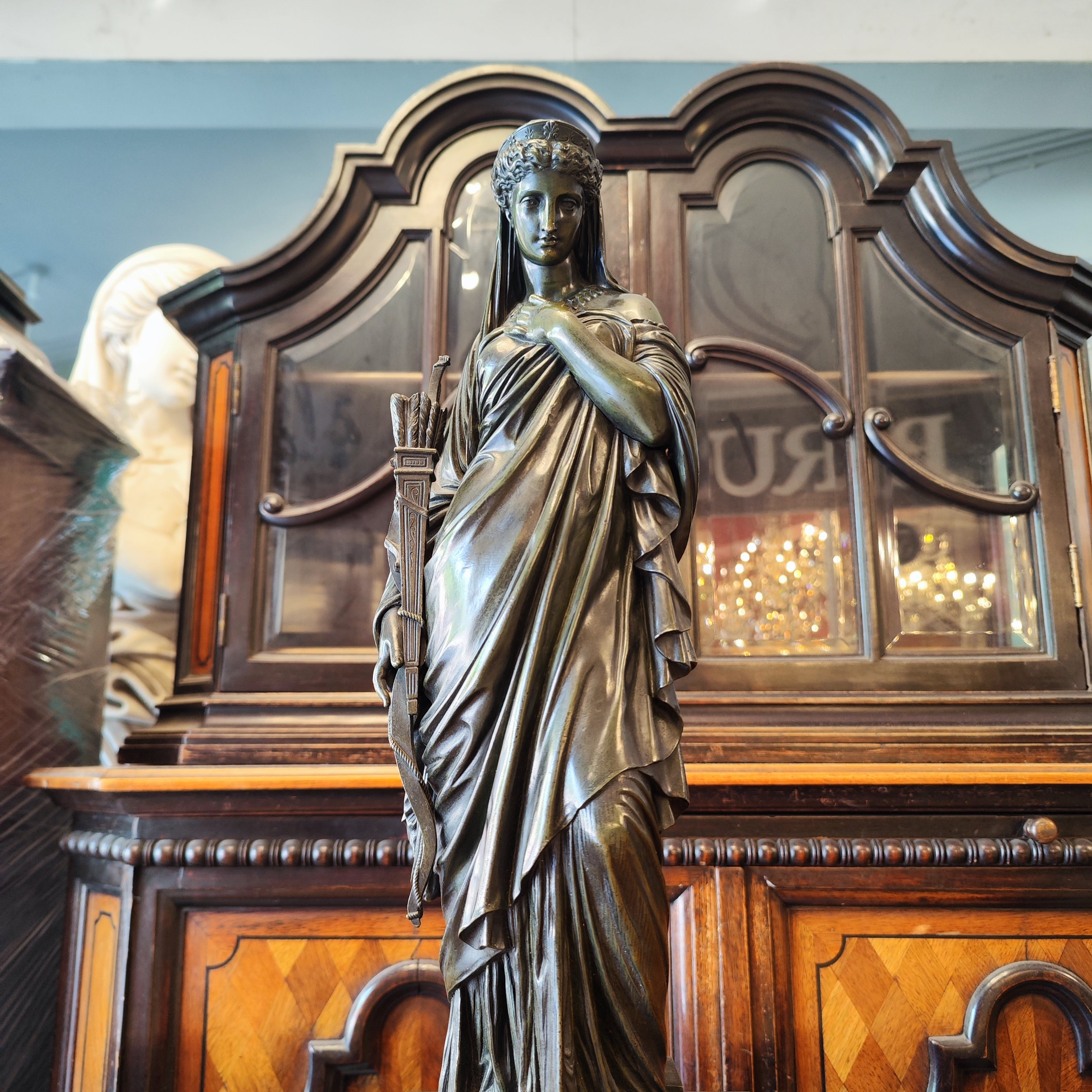 Escultora Diana la cazadora Eugéne Lois Lequesne. Francia SXIX