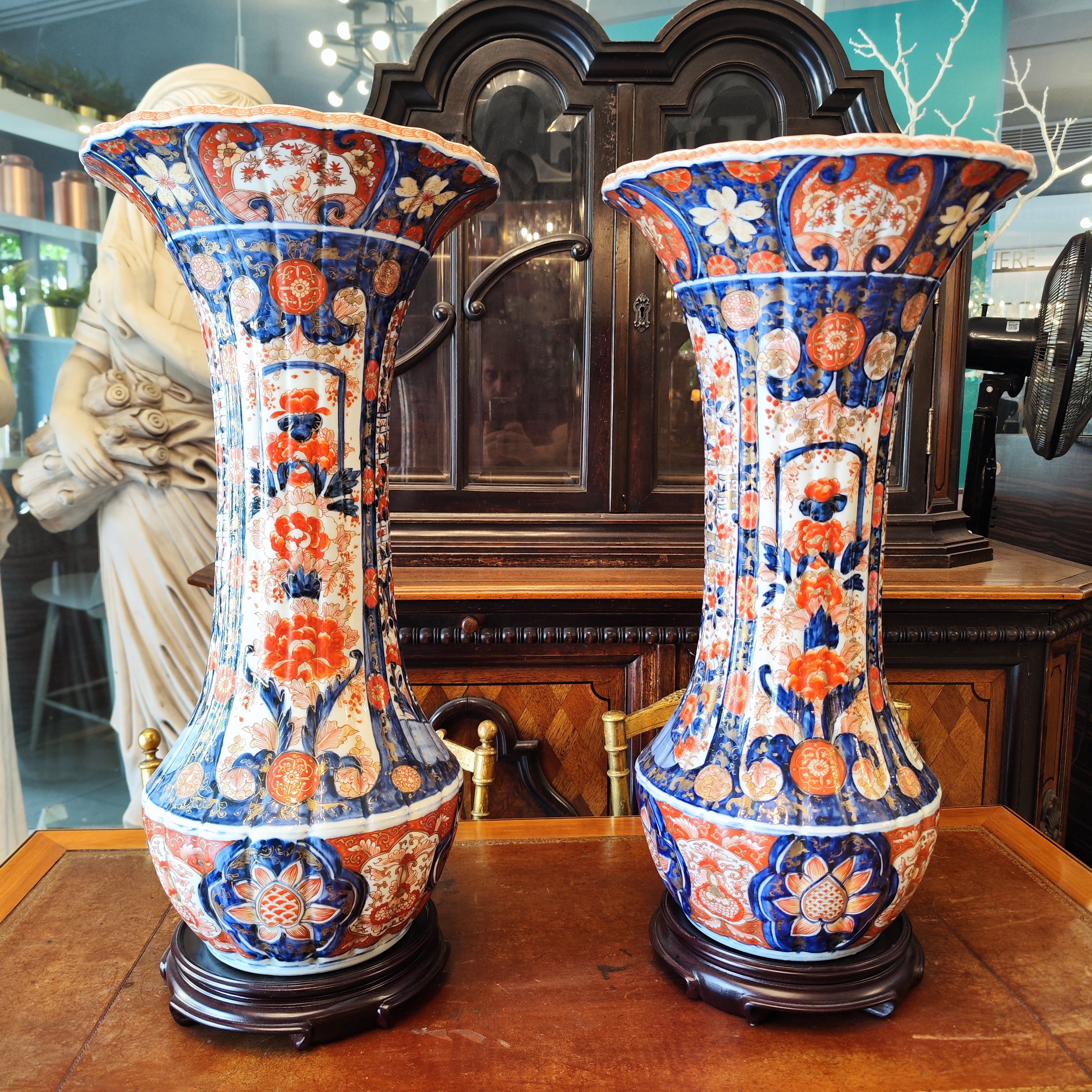 Importante par jarrones Imari. Japón 1880