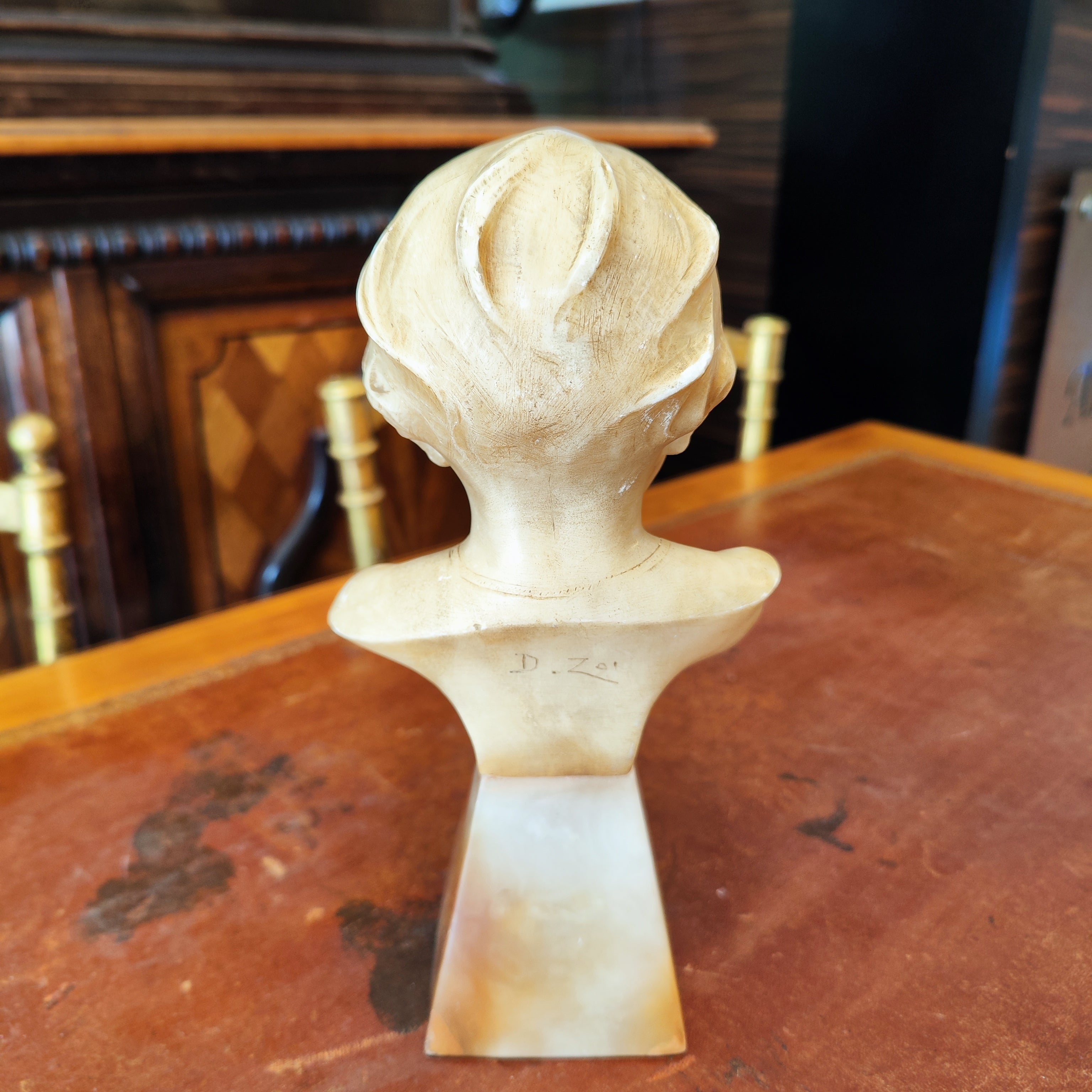 Busto de alabastro italaino de un niño. SXIX