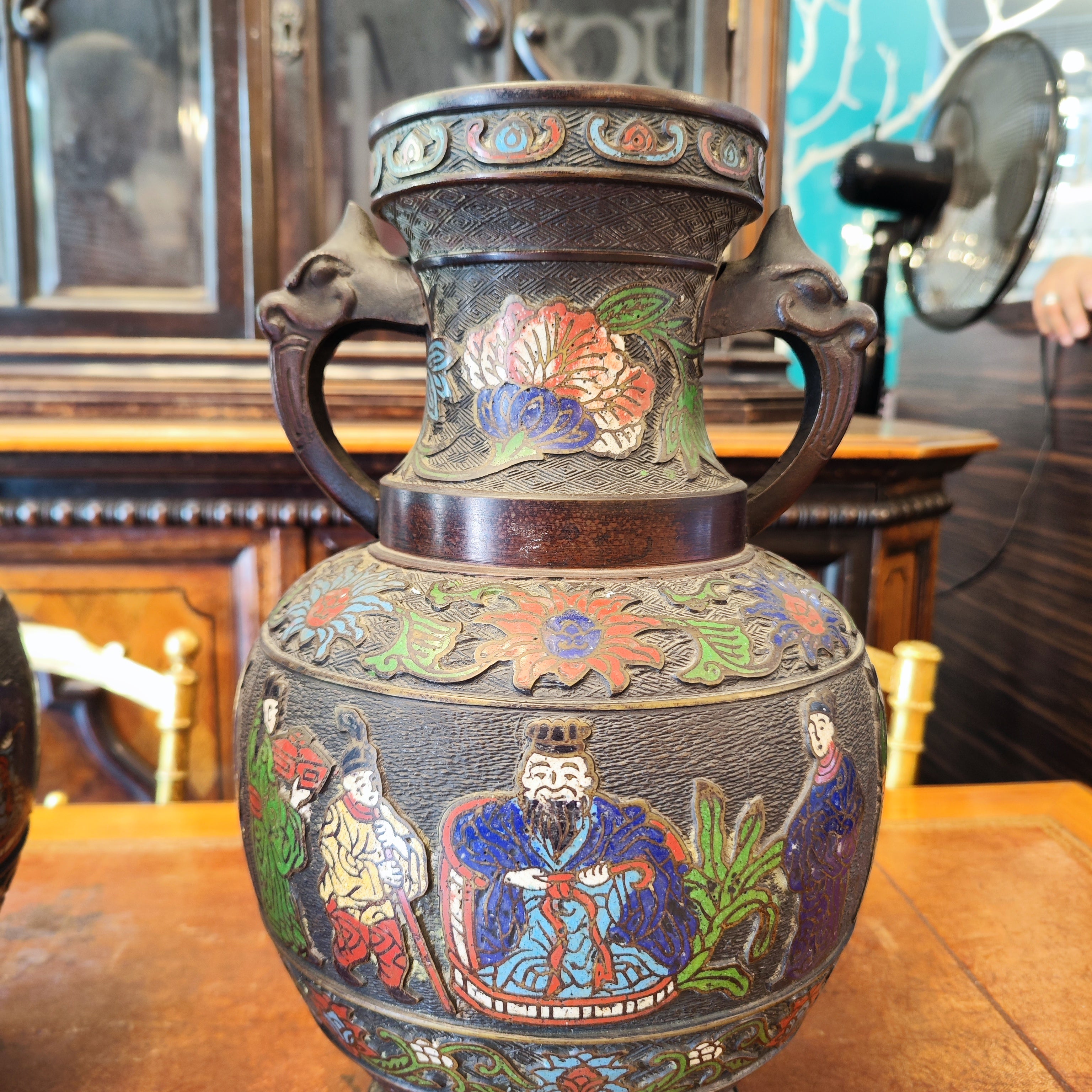 Par de cloissone chinos esmaltados. China SXIX