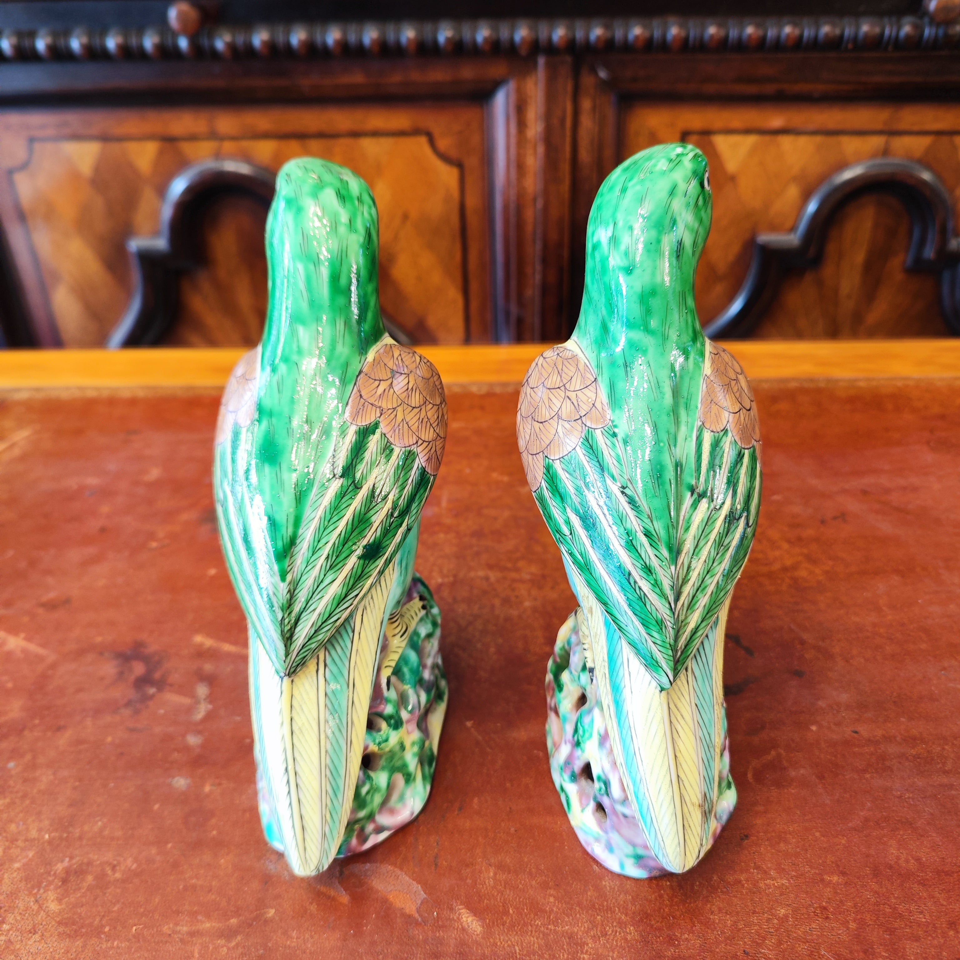 Par de loro chinos verde esmeralda. China SXIX