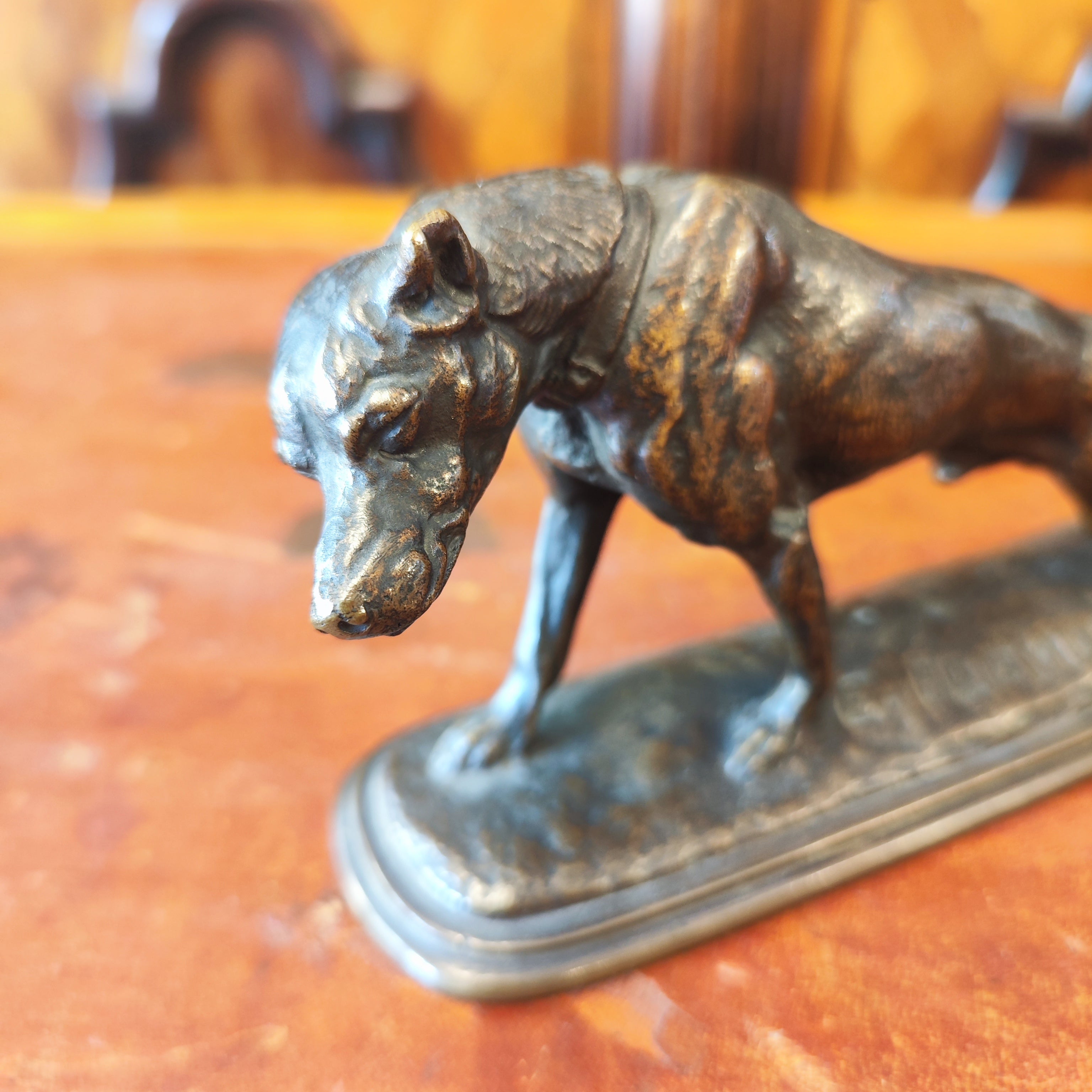 Perro bronce firma Emmanuel Fremiet. Francia SXIX