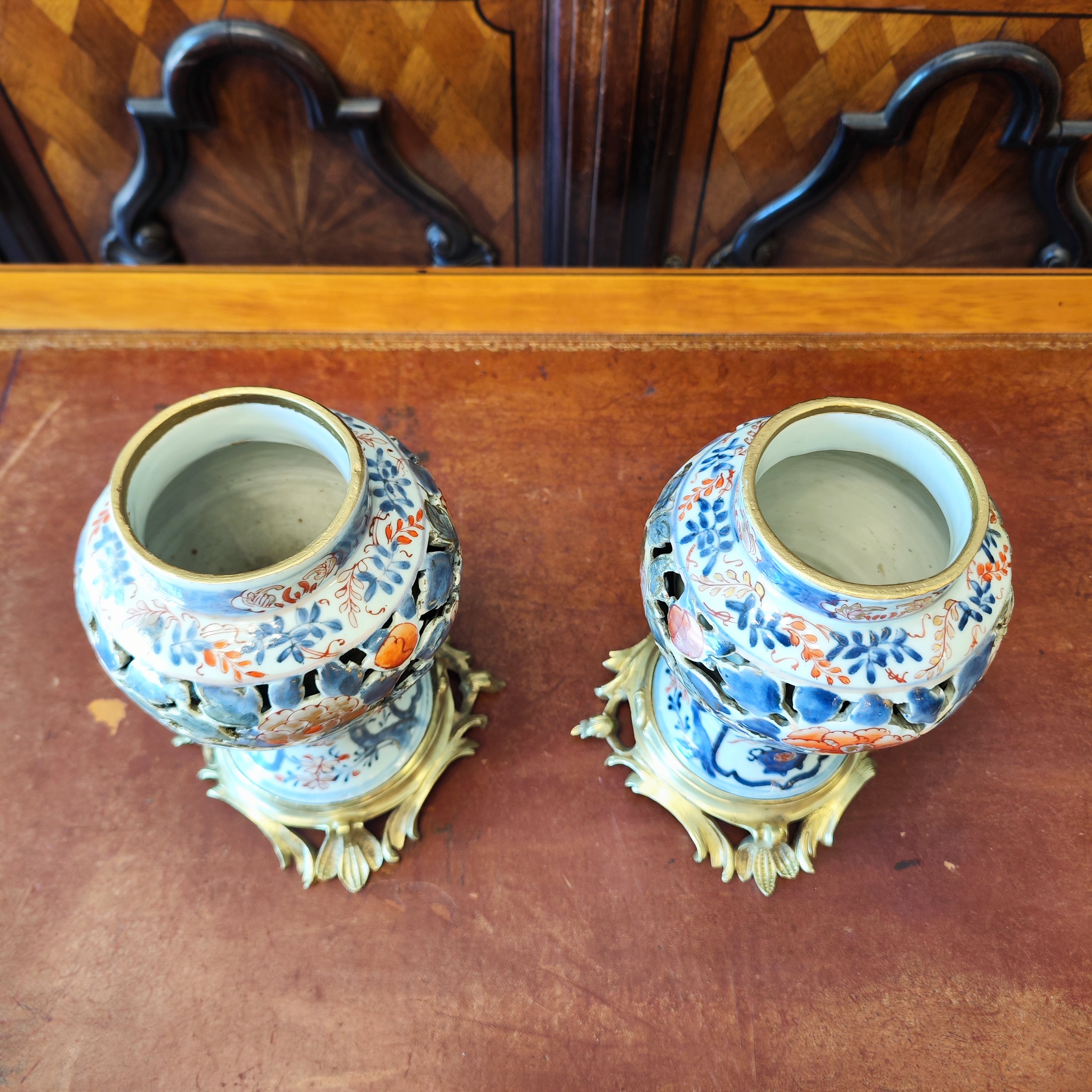 Par de Jarrones Imari Chinoiserie. Francia SXIX