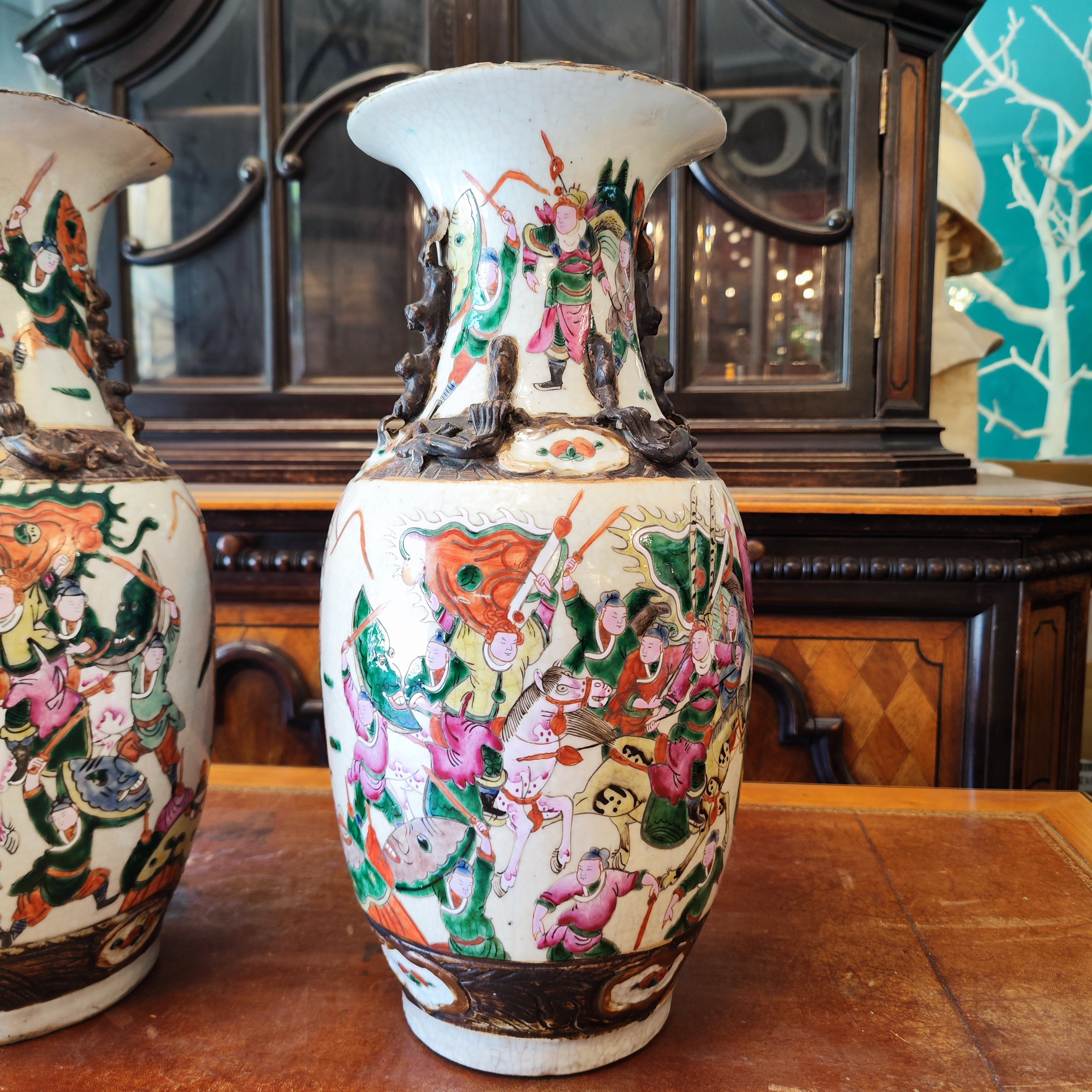 Par jarrones chinos de caolin Nankin. China SXX