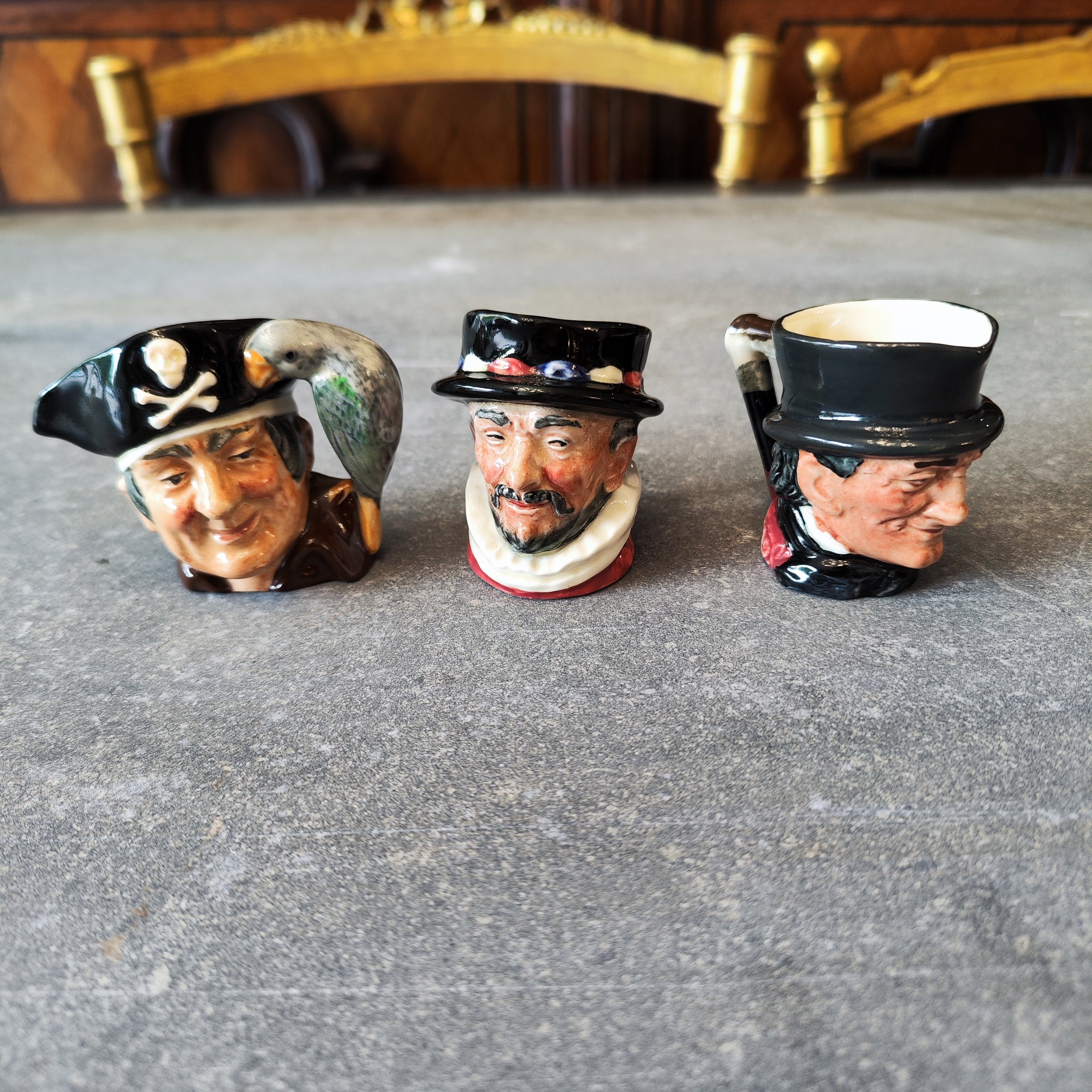 Juego de 3 jarras Royal Doulton Toby. Inglaterra SXX