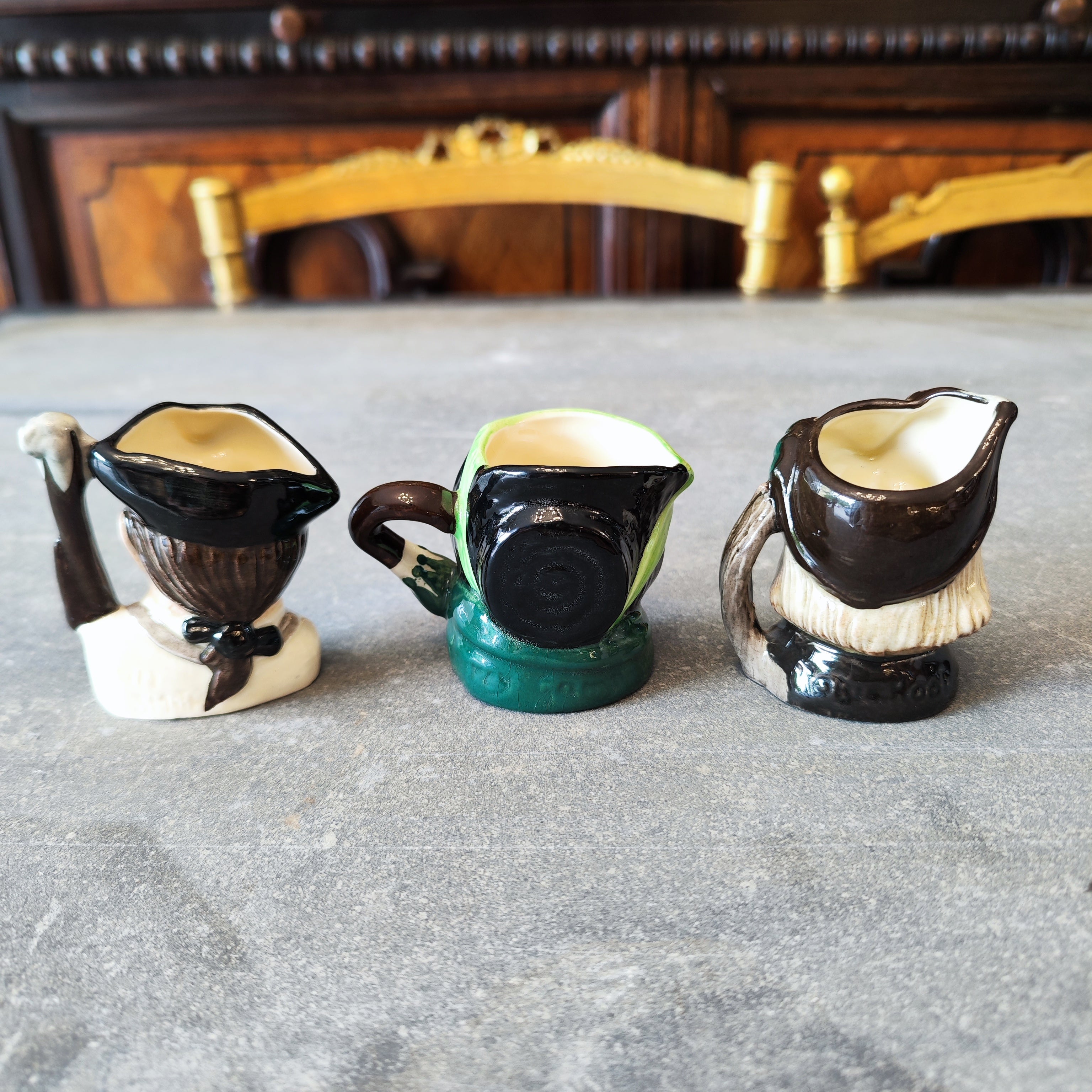 Juego de tres jarras Toby Royal Doulton. Inglaterra SXX