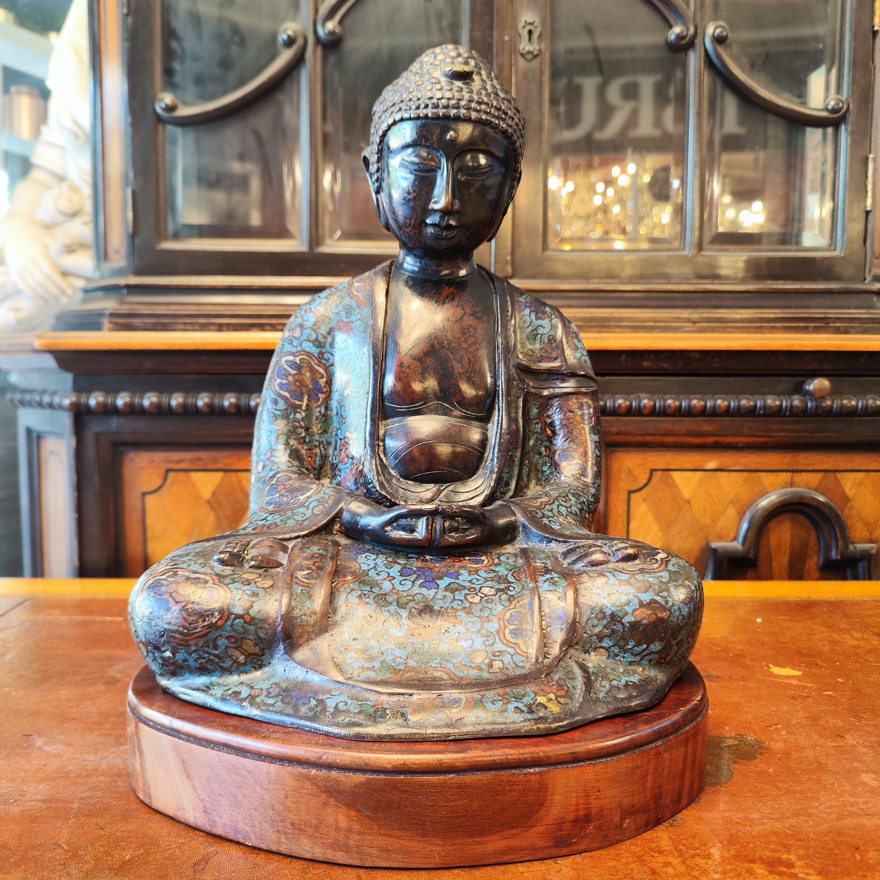 Buda de cloissone periodo Meiji. Japón SXIX