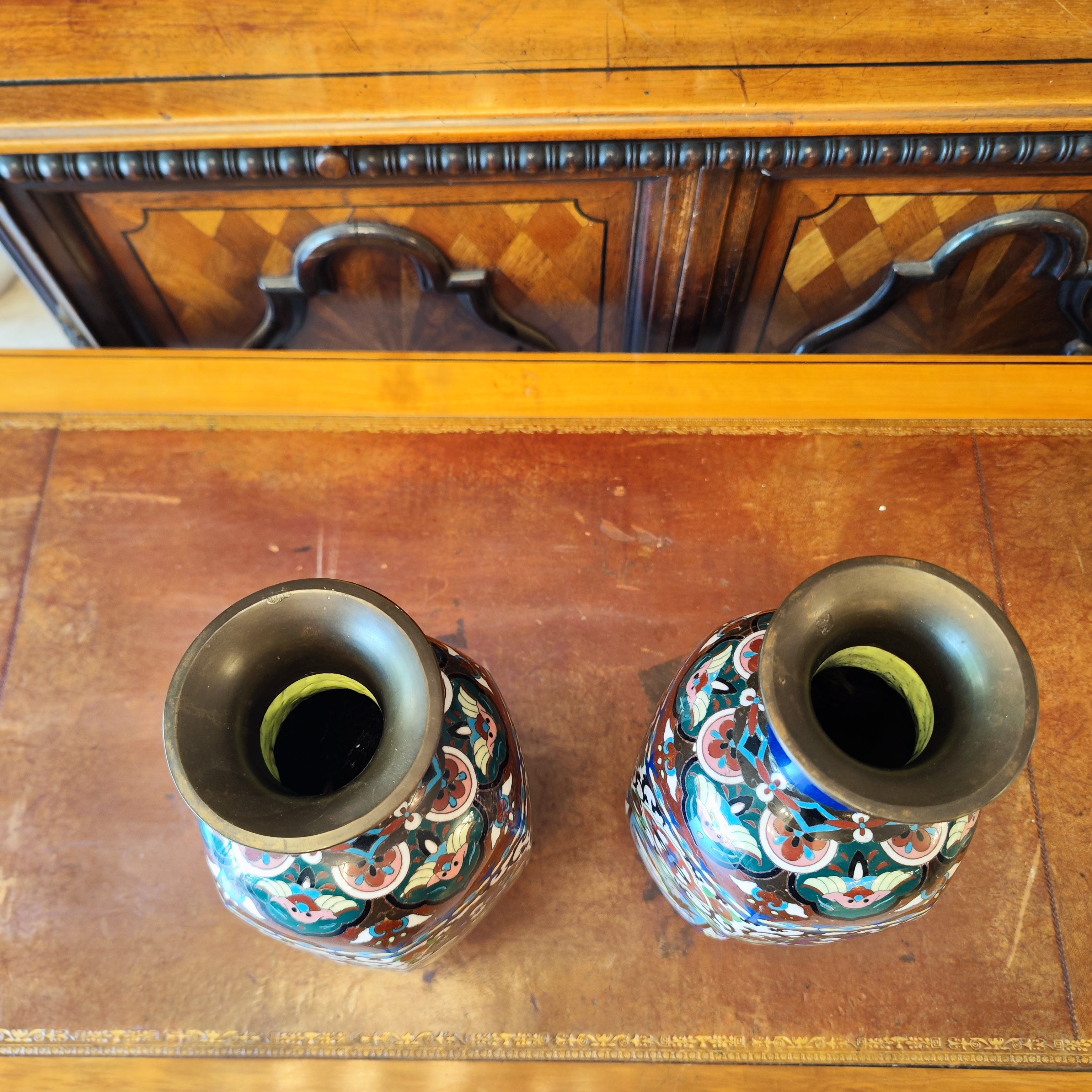 Par de cloissone japoneses Meji. Japón SXIX